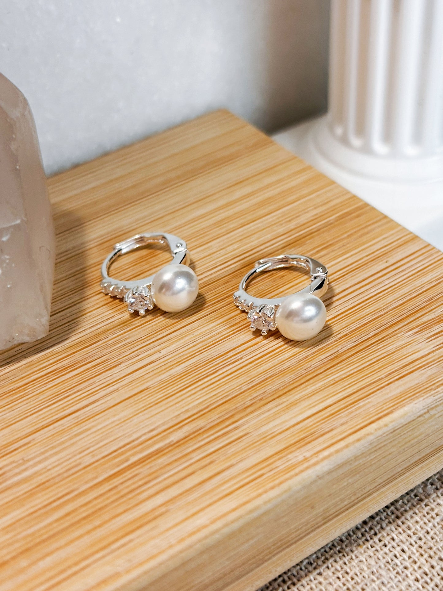 Aros argolla circón con perla de río