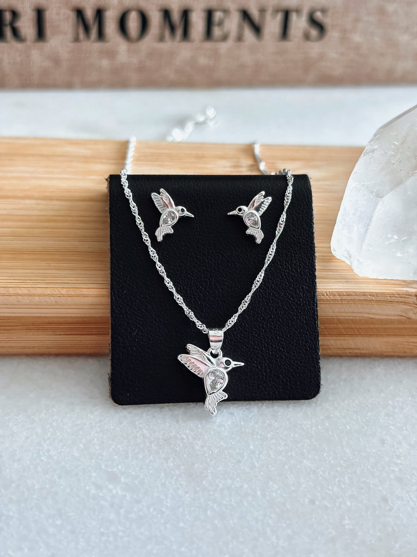 Conjunto colibrí con circón