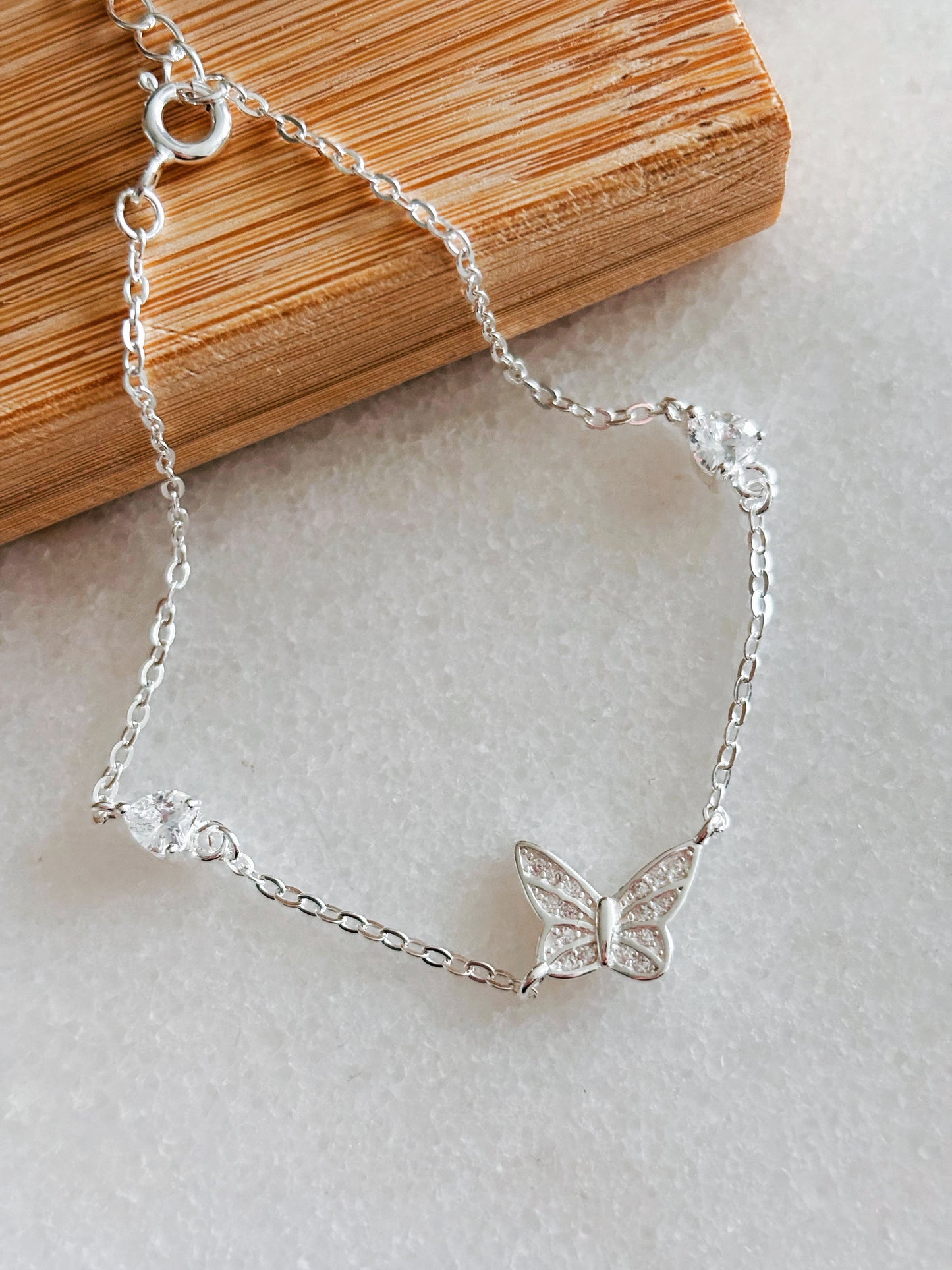 Pulsera mariposa microcircones