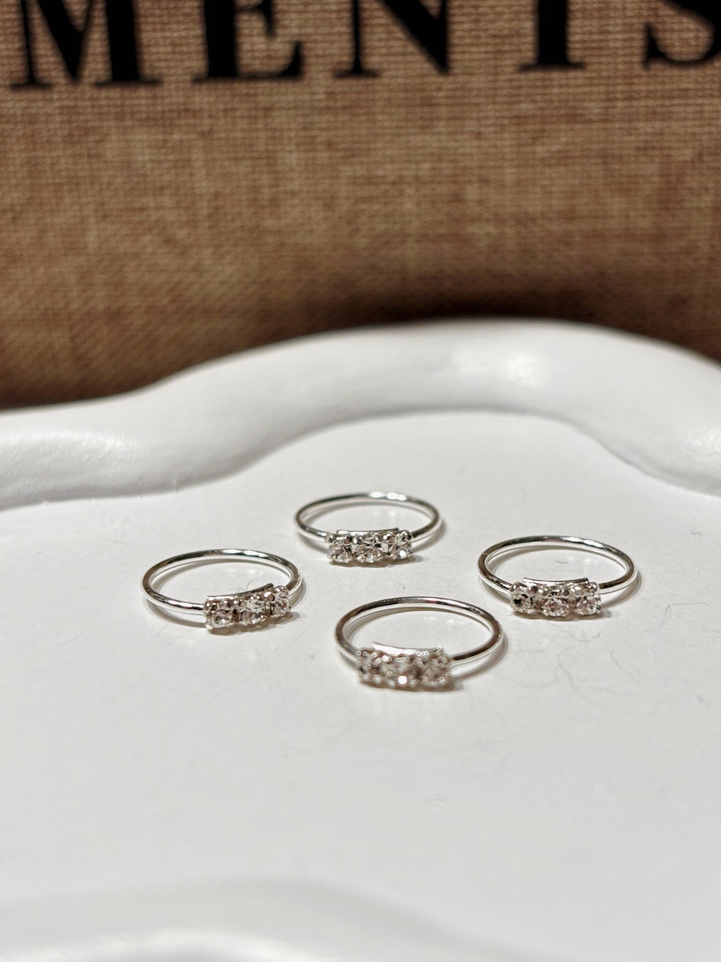 Piercing nariz microcircones blancos