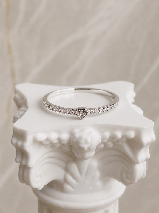 Anillo fino Corazón con Circones
