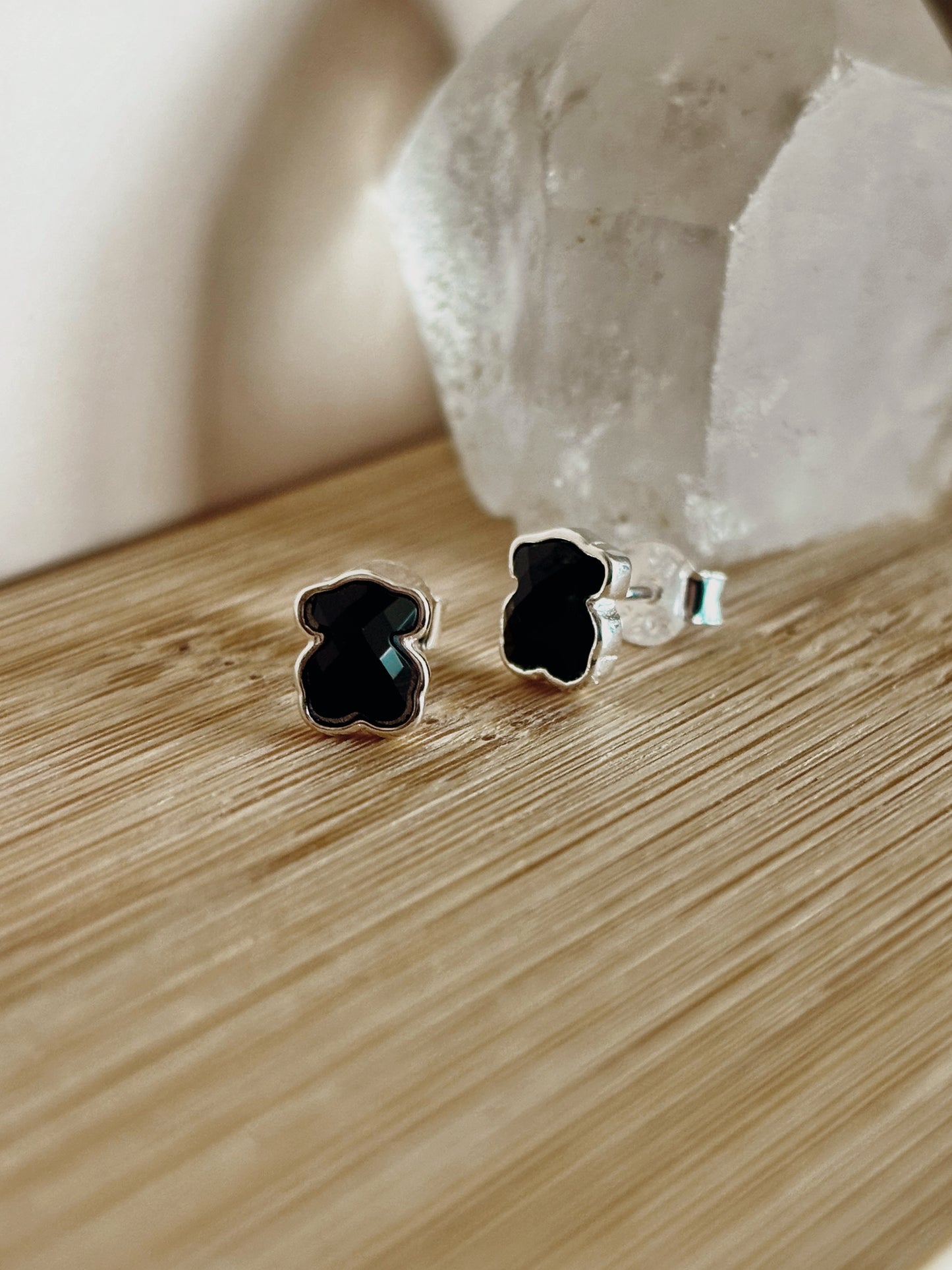 Aros diseño oso con cristal color negro