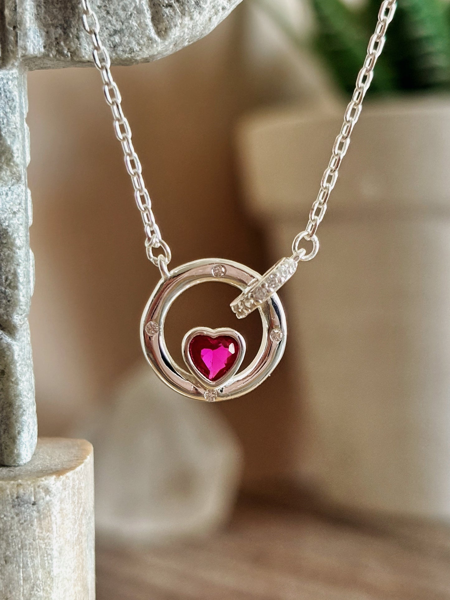 Collar circón corazón magenta