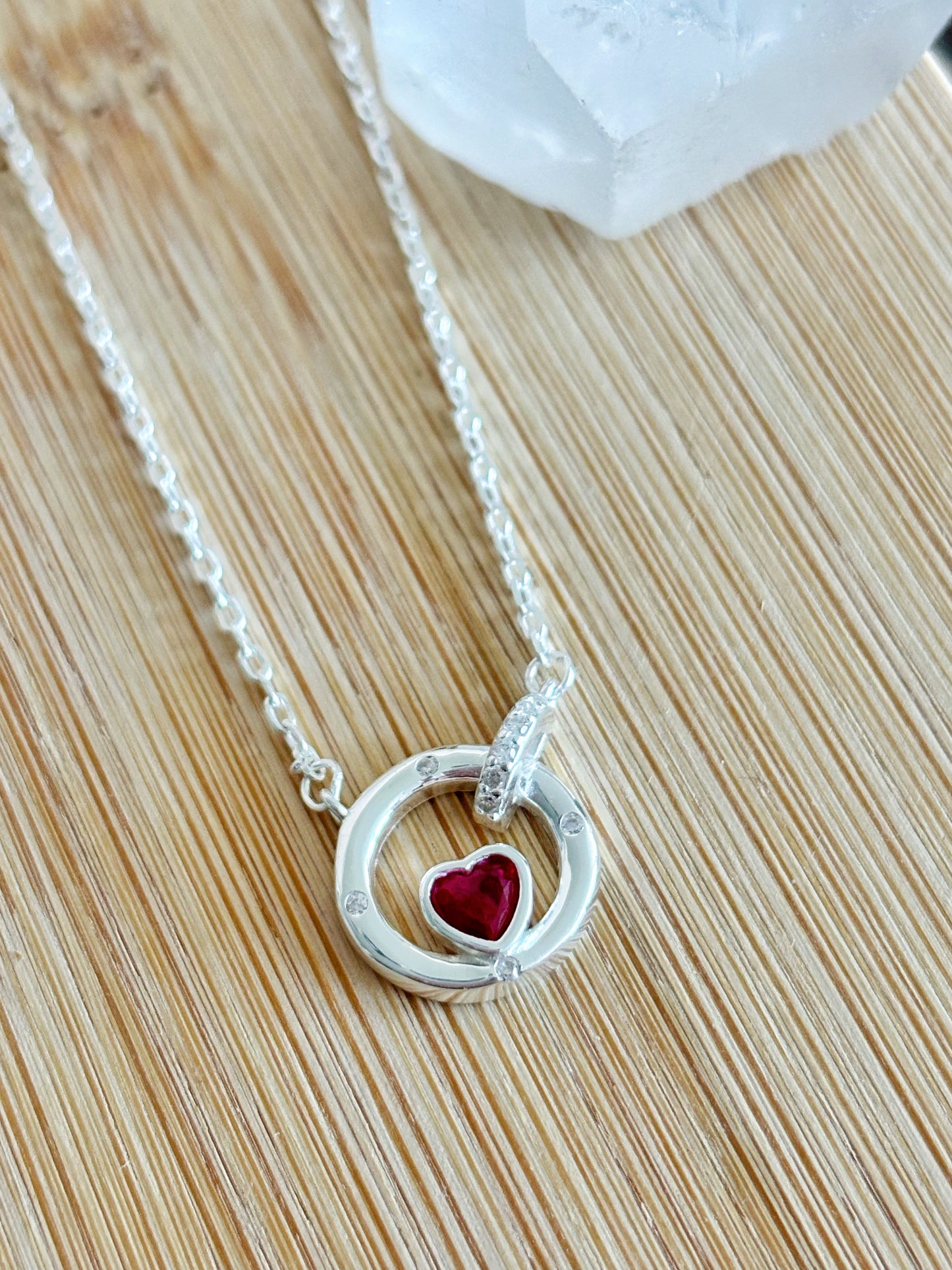 Collar circón corazón magenta