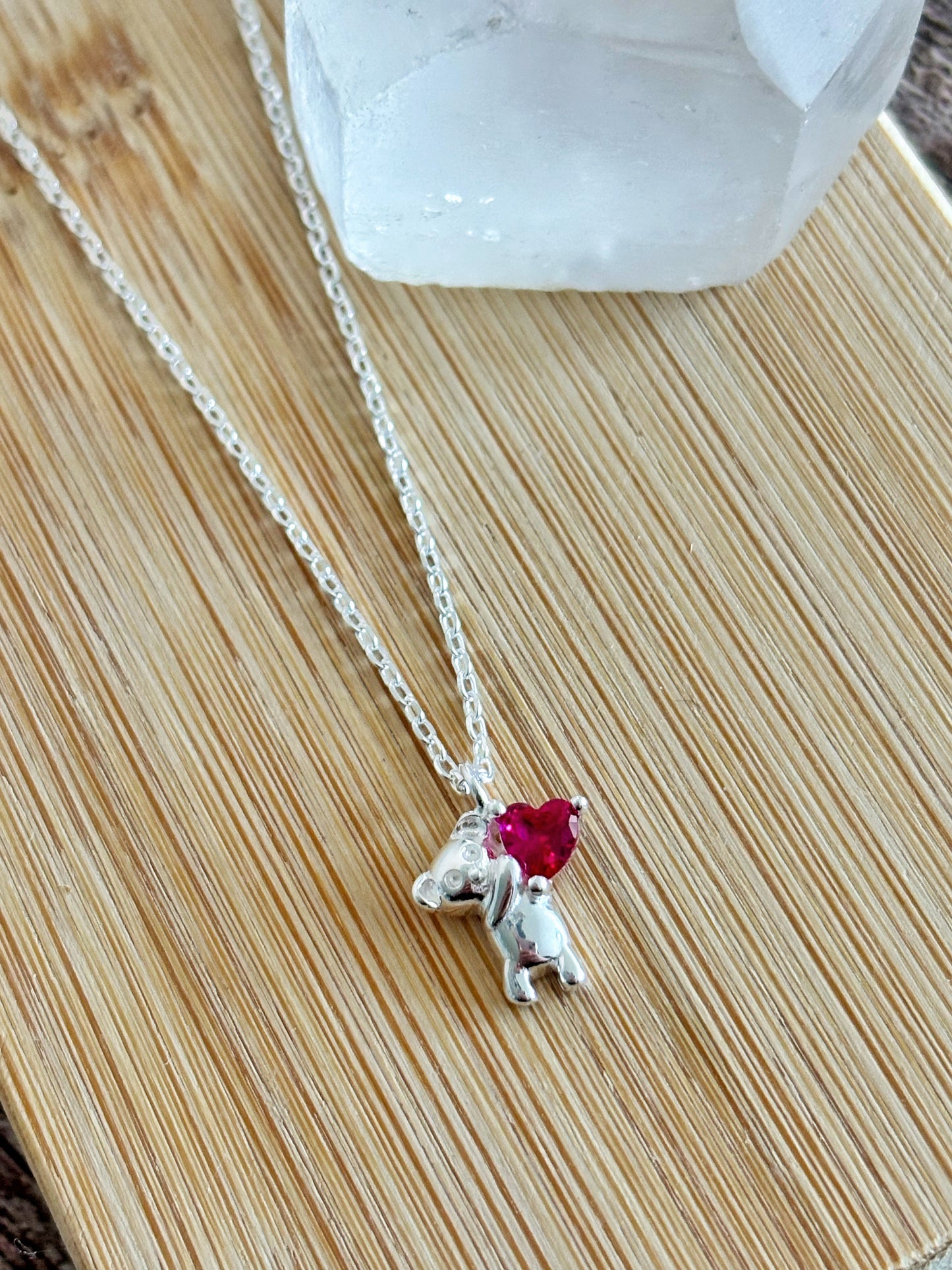 Collar oso con corazón magenta