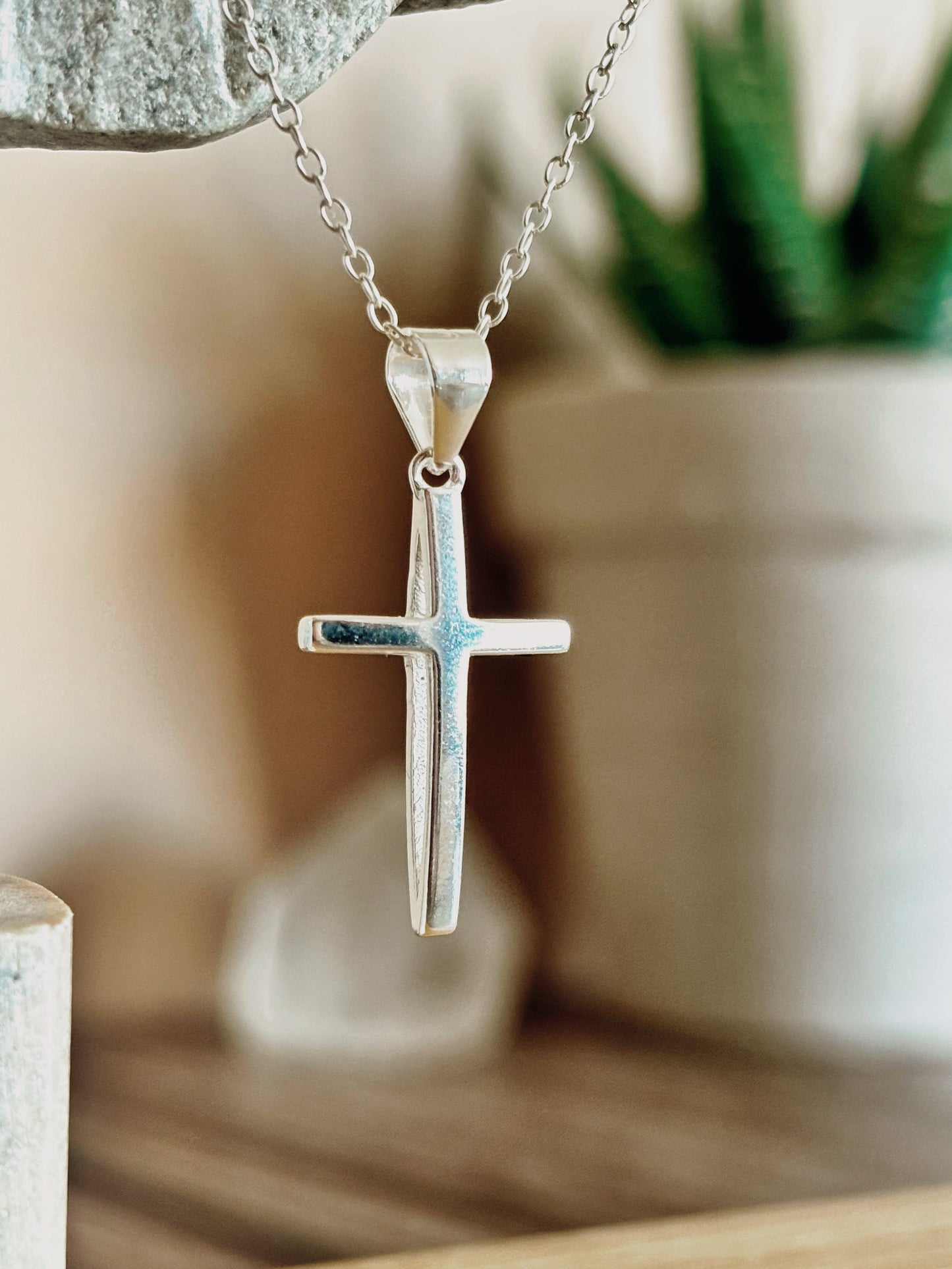 Collar cruz curva lisa