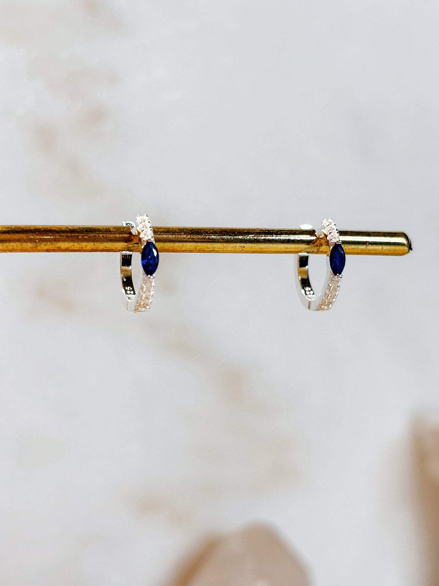 Aros argolla circón azul