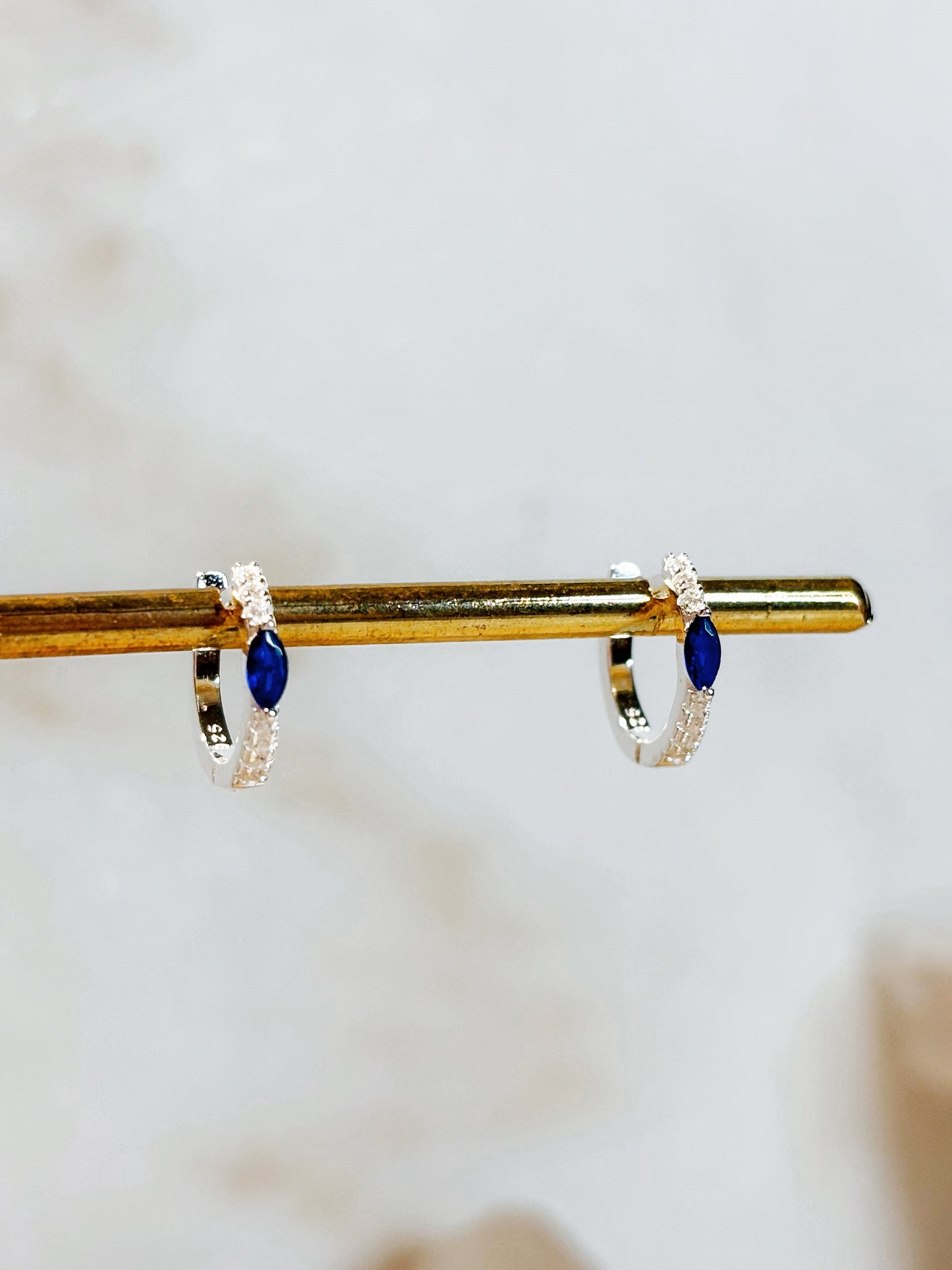 Aros argolla circón azul