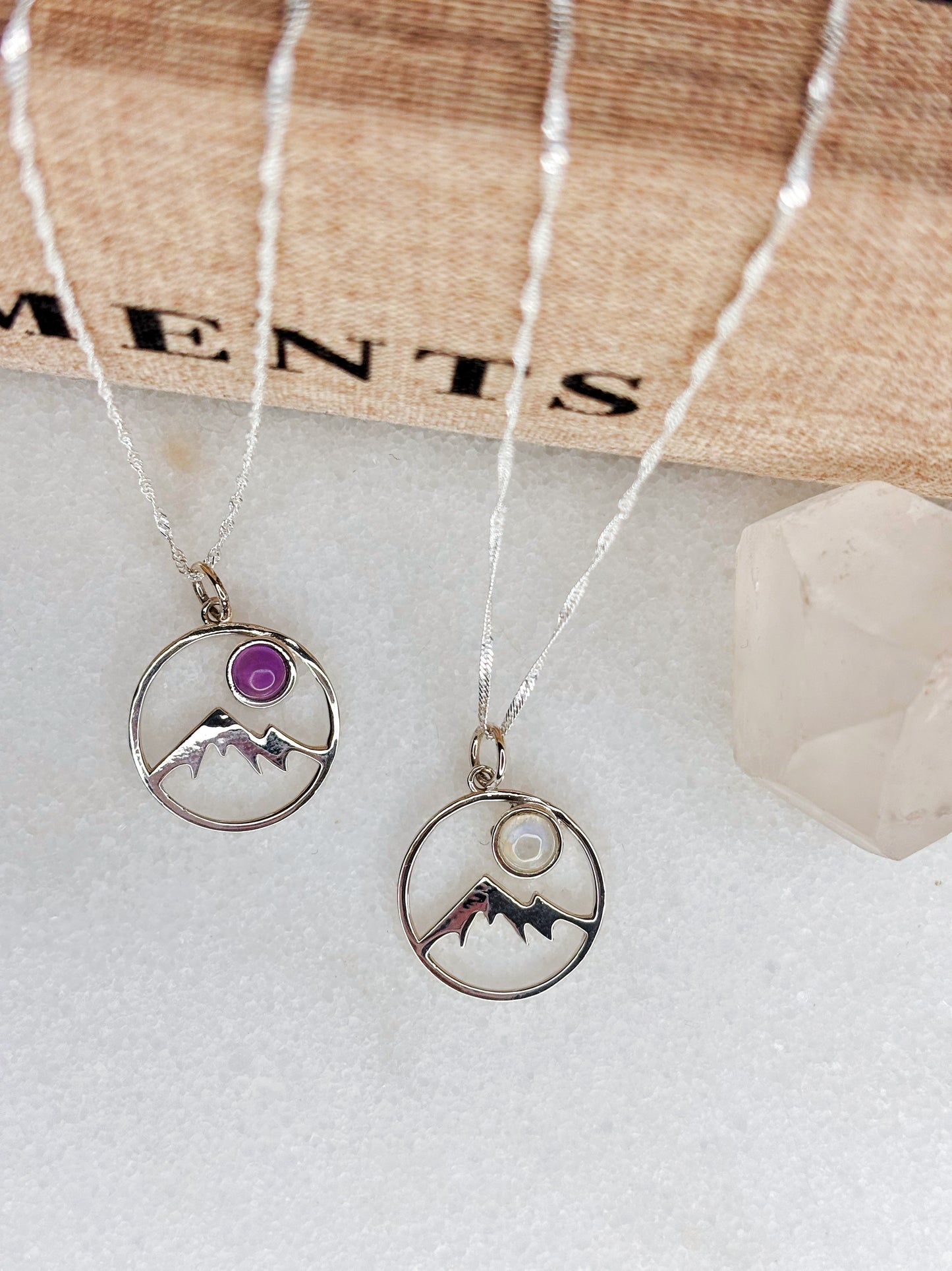 Collar montaña con Piedra Luna