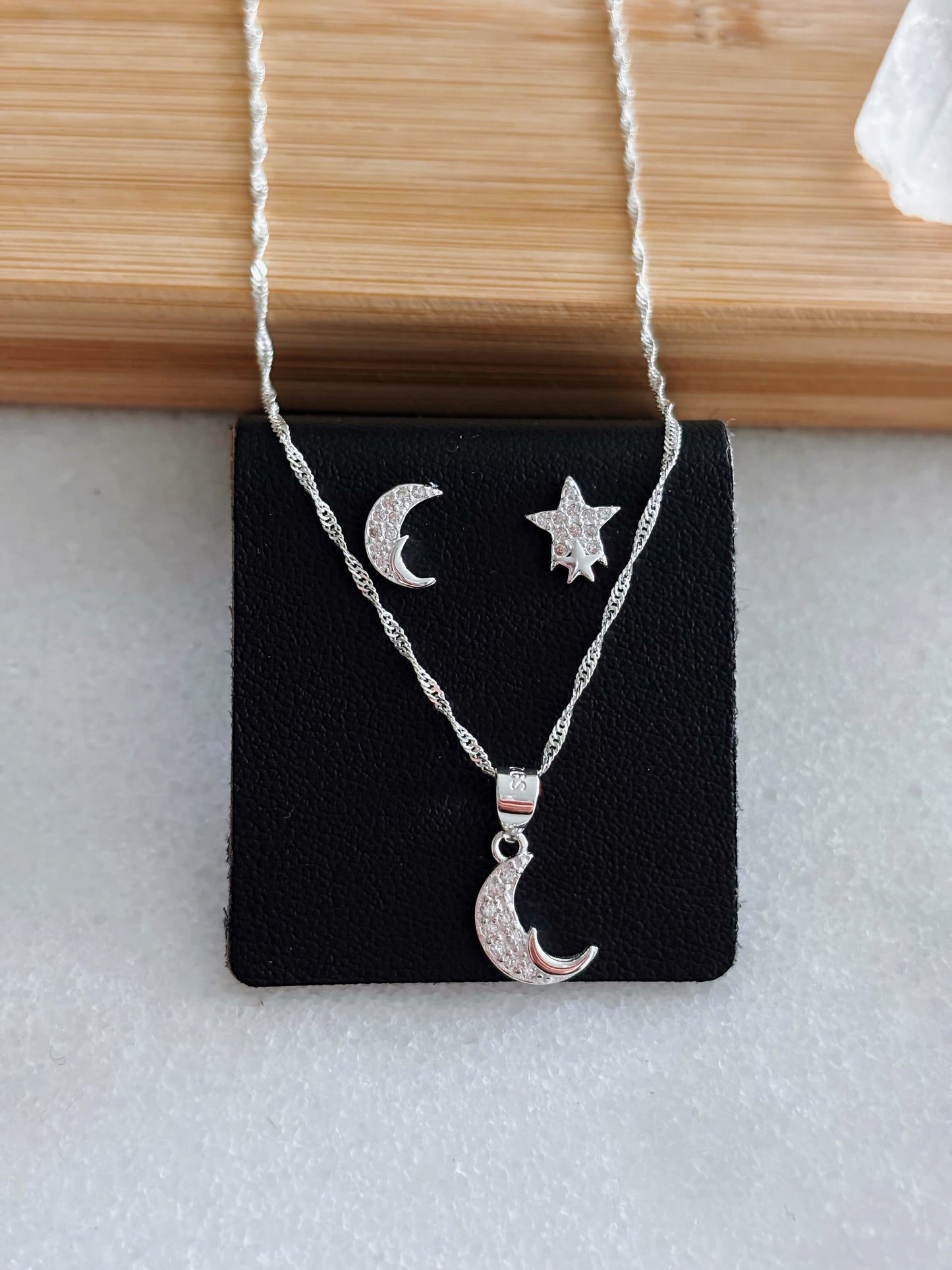 Conjunto luna estrella con microcircones