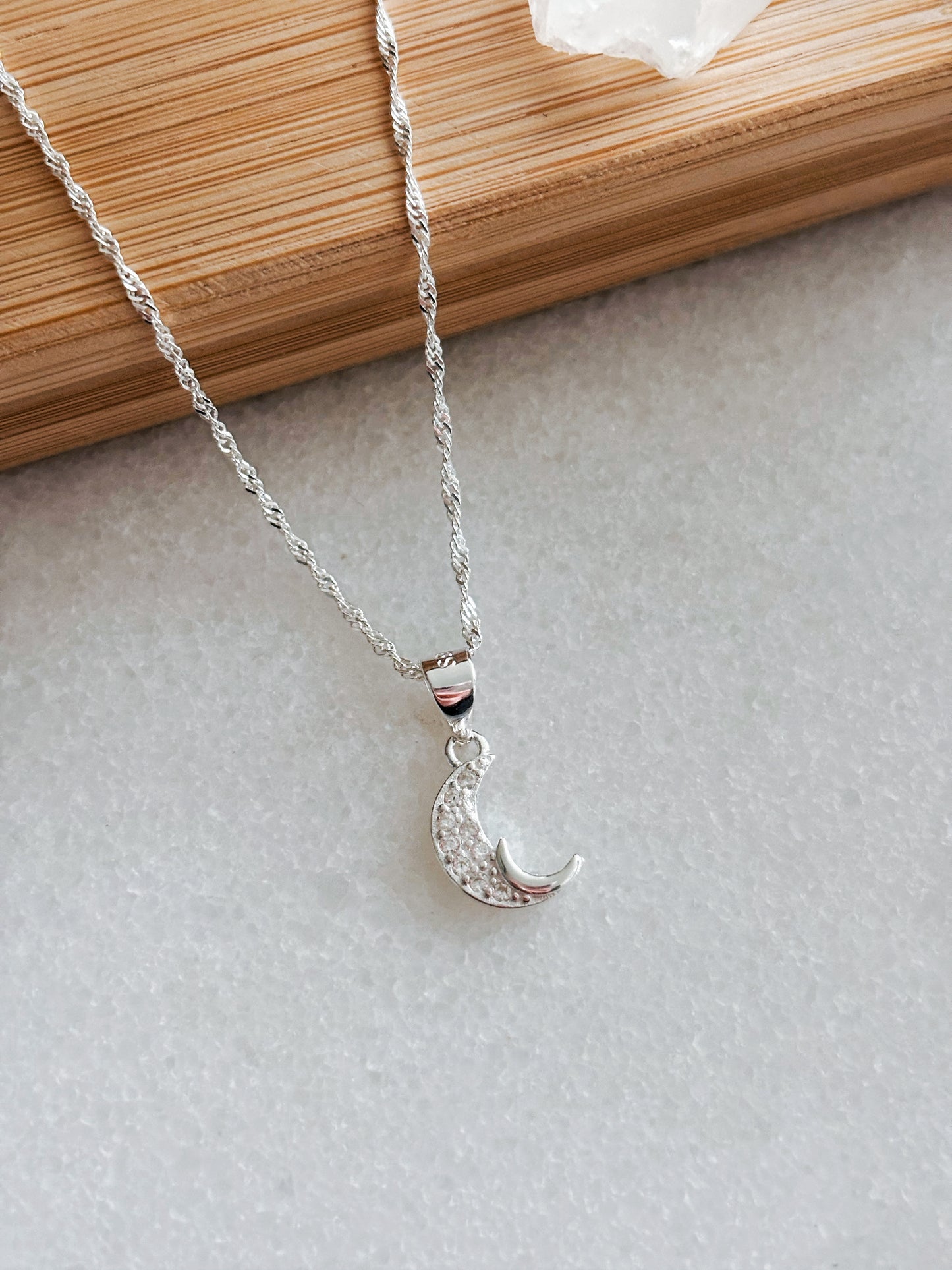 Conjunto luna estrella con microcircones