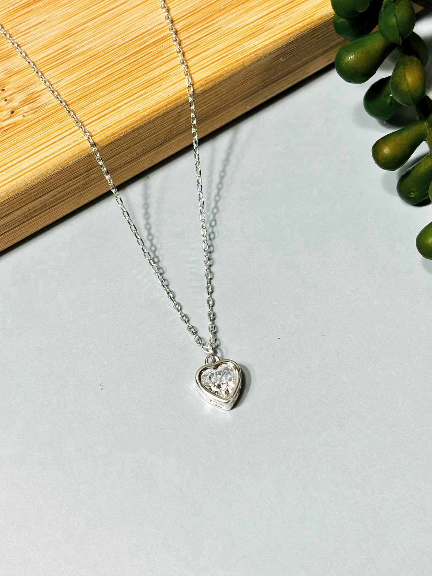 Collar Punto de Luz con Circón Corazón