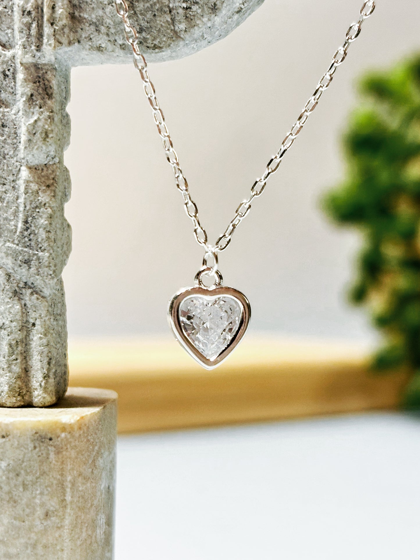Collar Punto de Luz con Circón Corazón