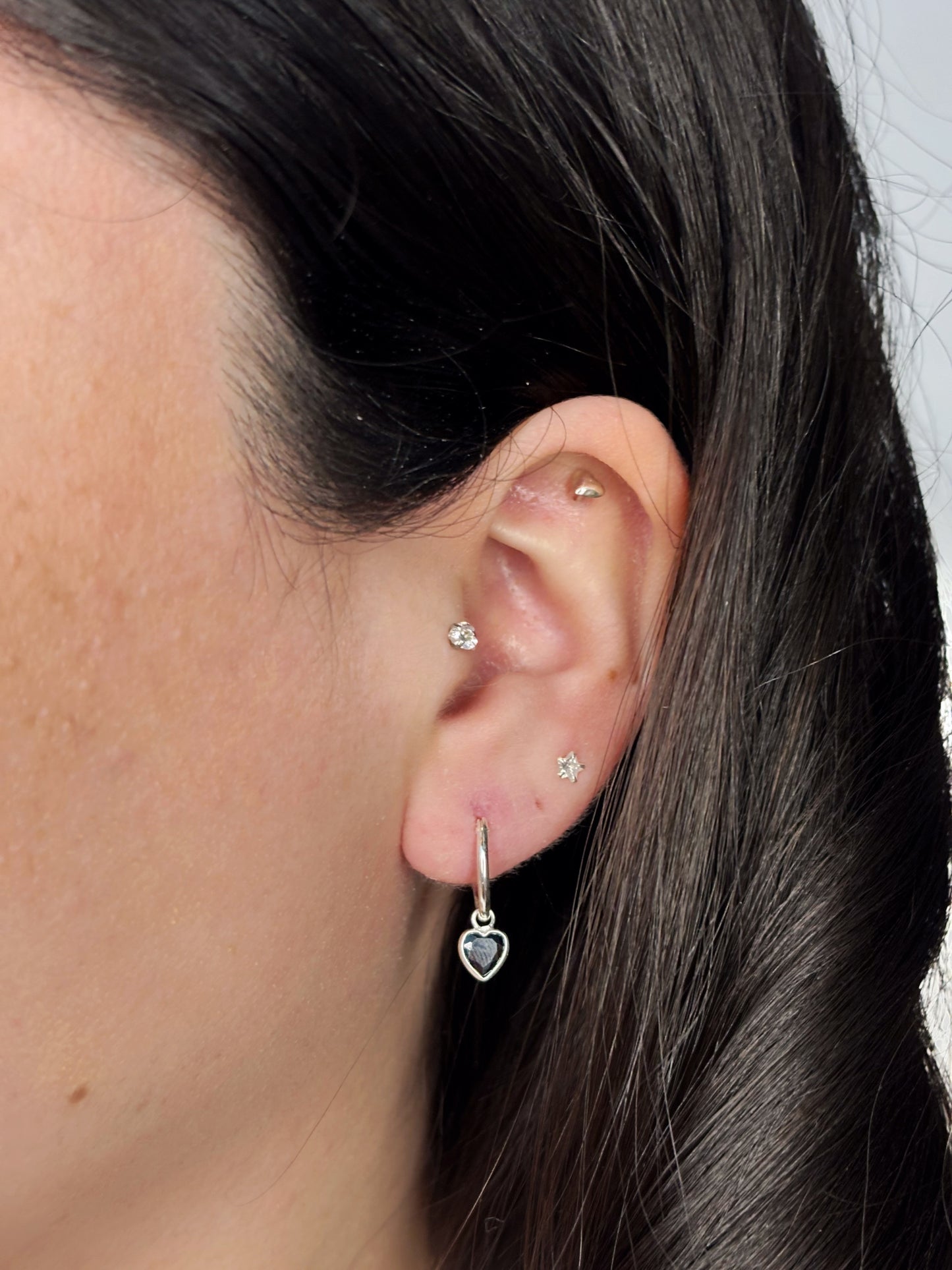 Aros argolla circón corazón negro