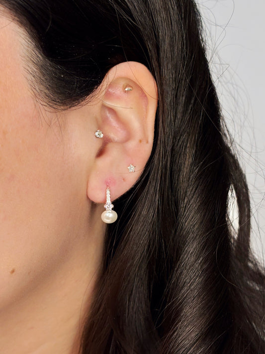 Aros argolla circón con perla de río