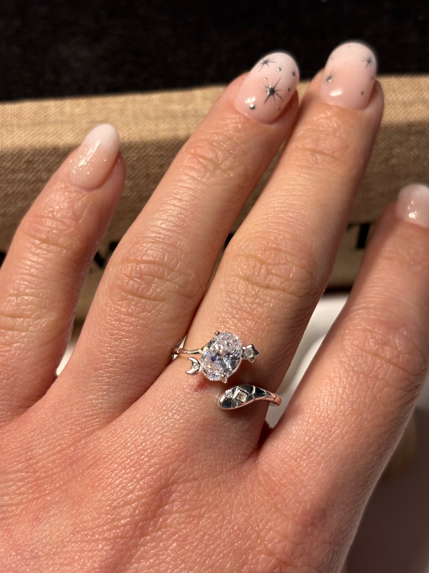 Anillo serpiente con circón