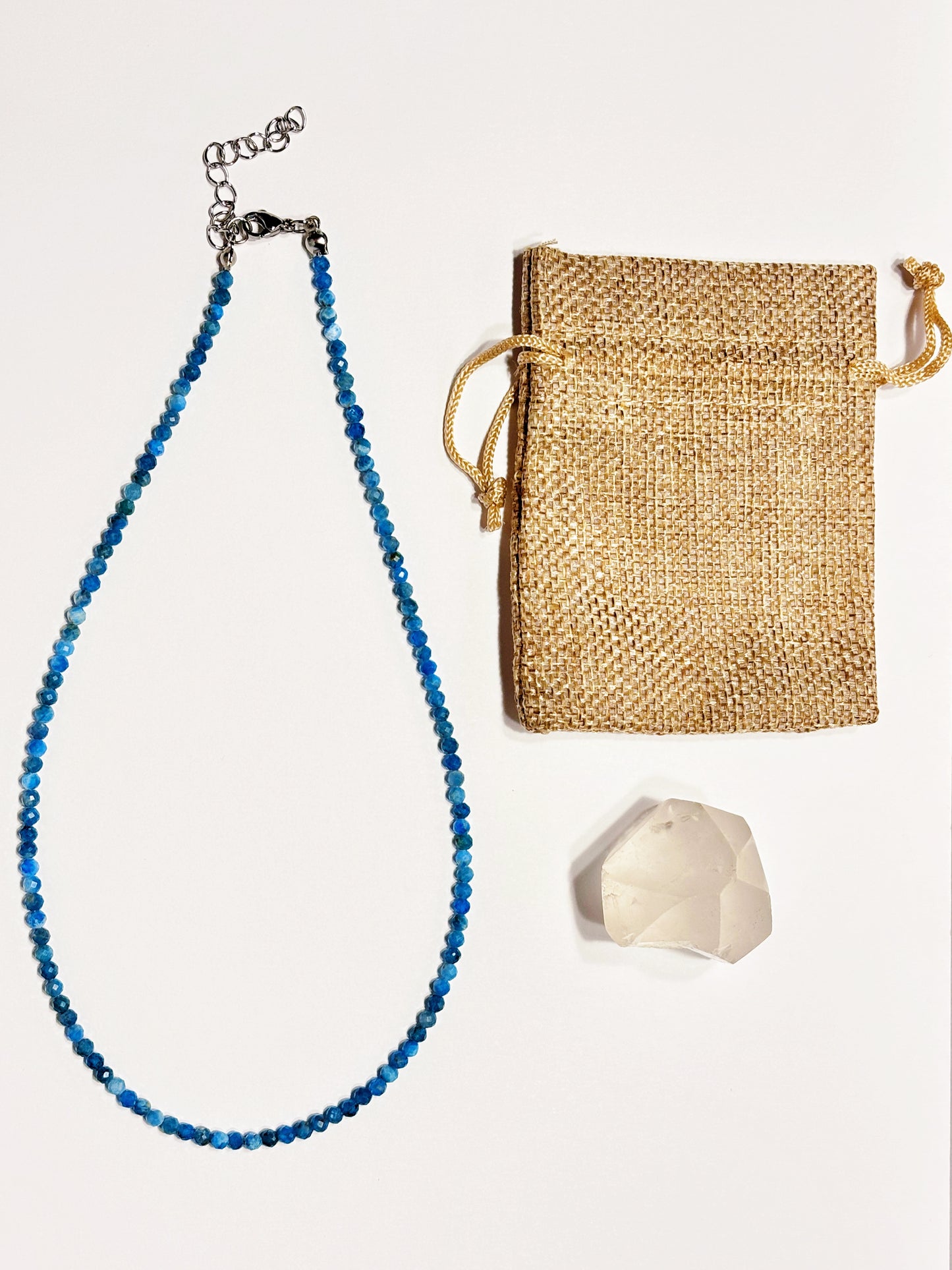 Collar piedras biseladas