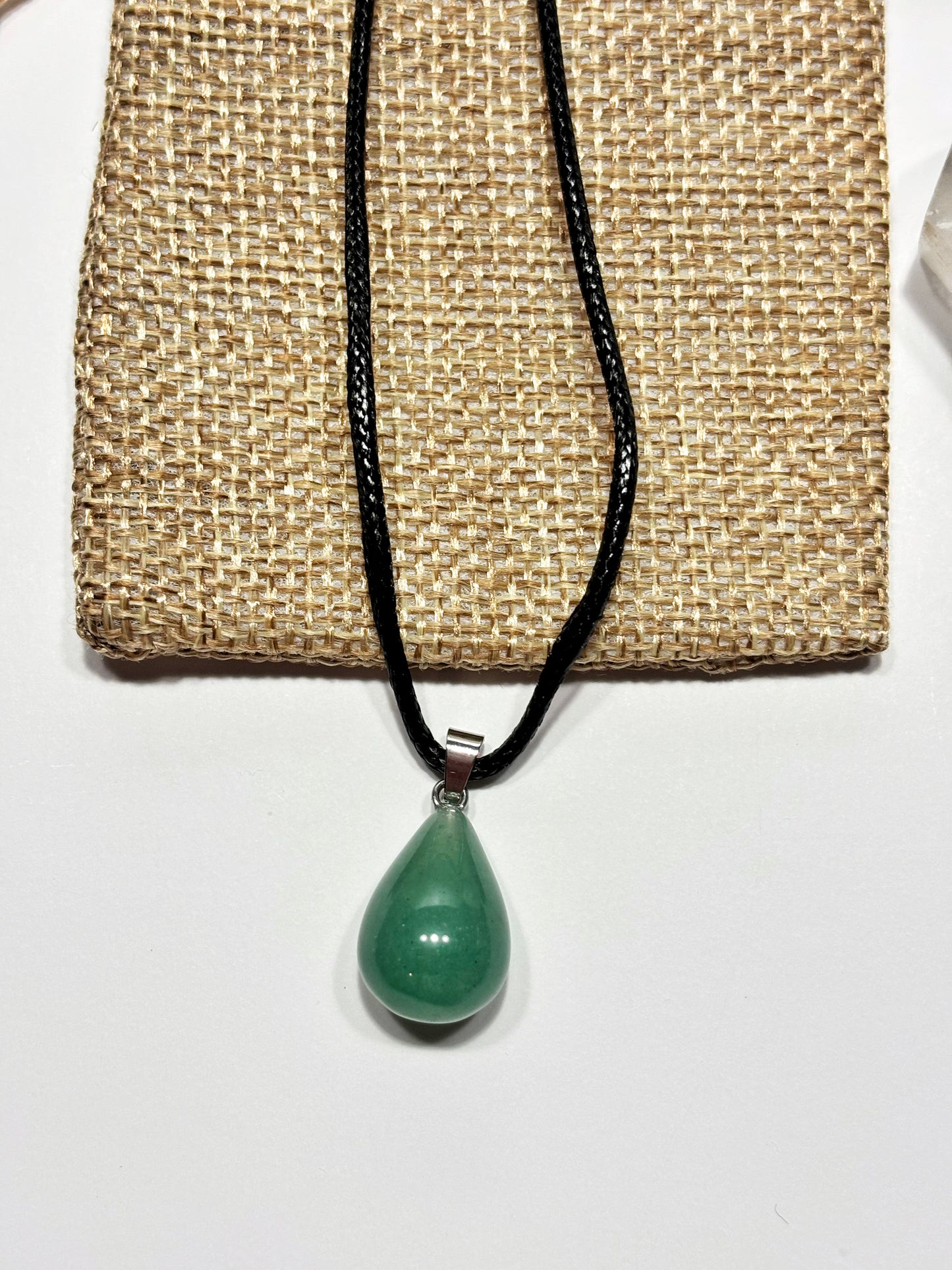 Collares de piedra natural