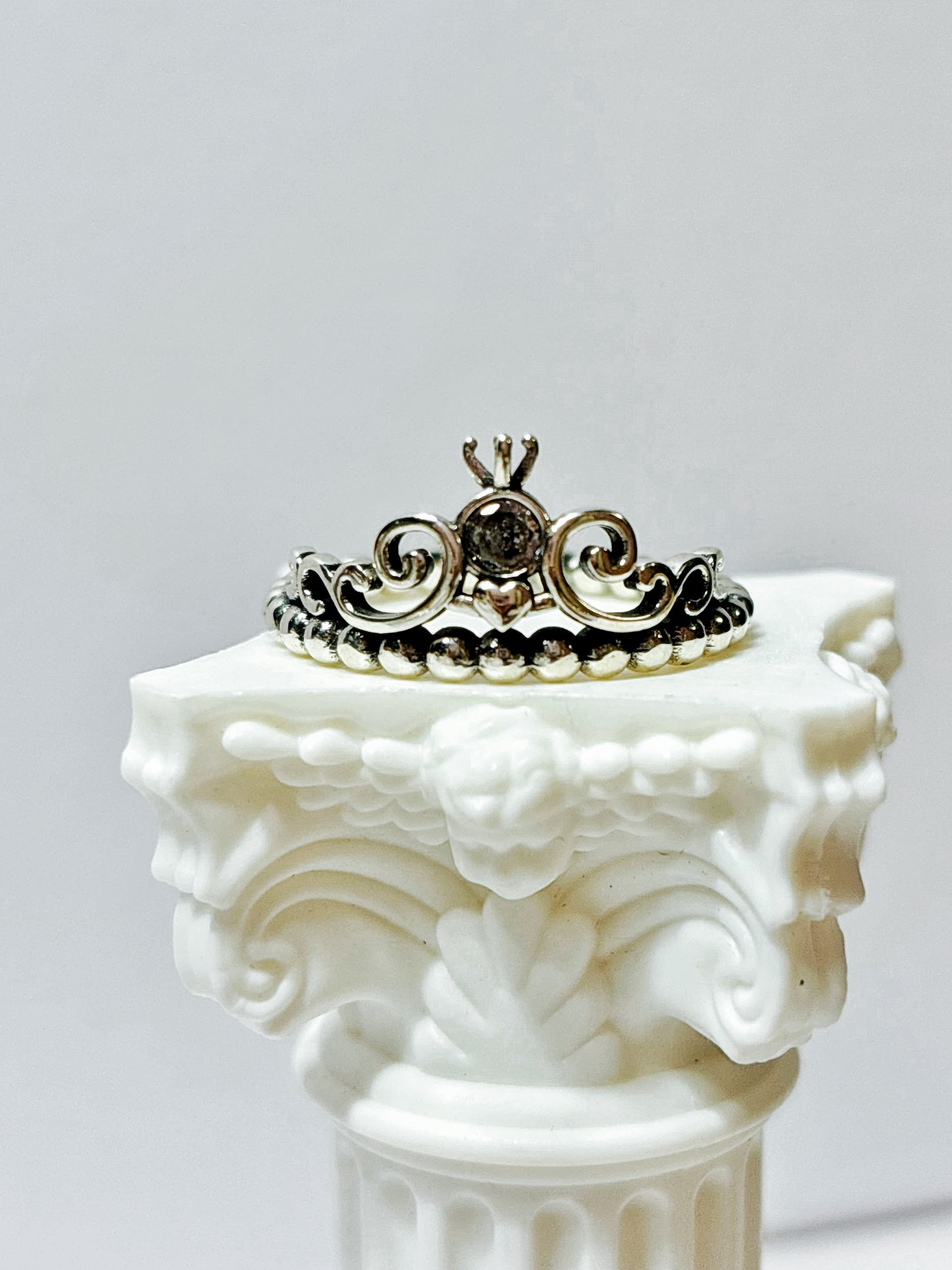 Anillo Corona con Circón