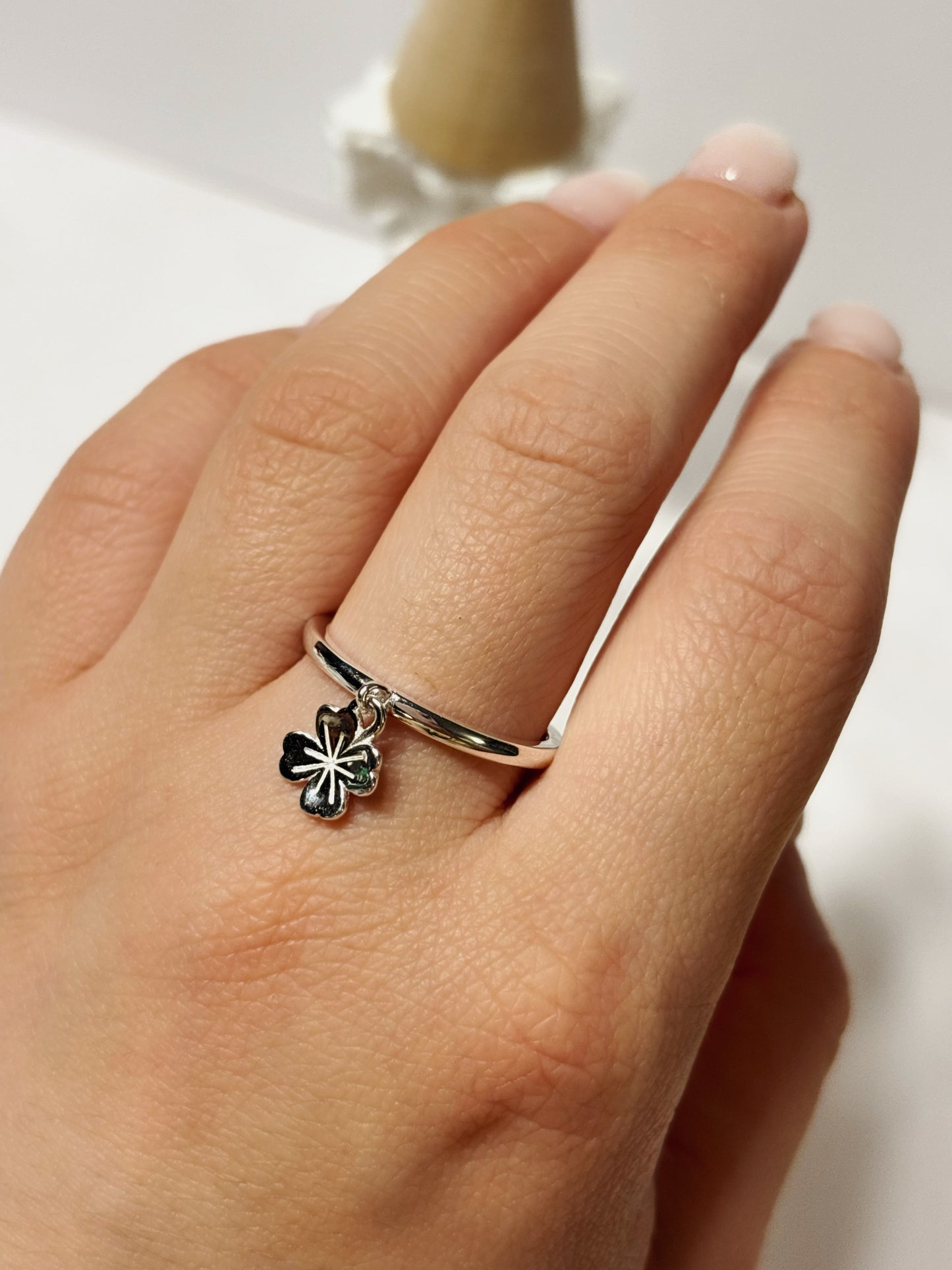Anillo Trébol colgante