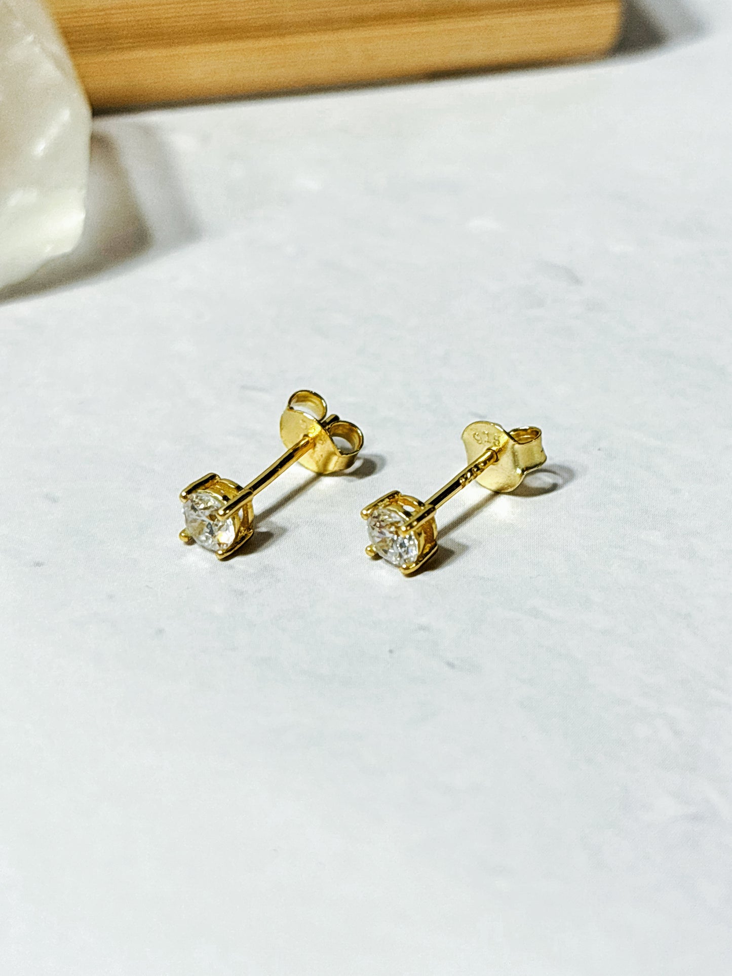 Aros Circón en Plata 925 con Baño de Oro