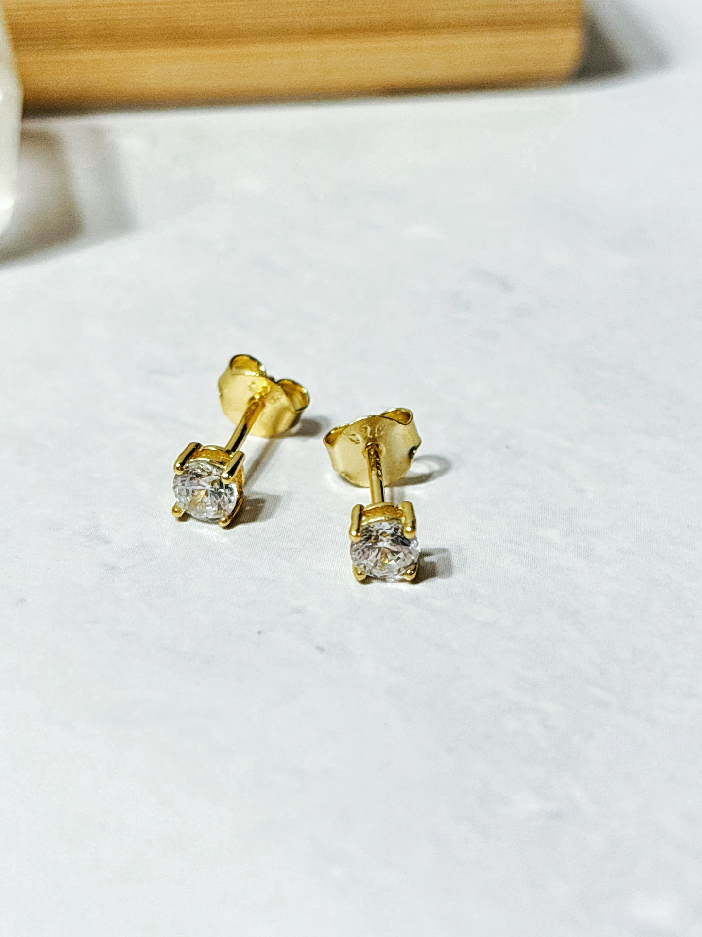 Aros Circón en Plata 925 con Baño de Oro