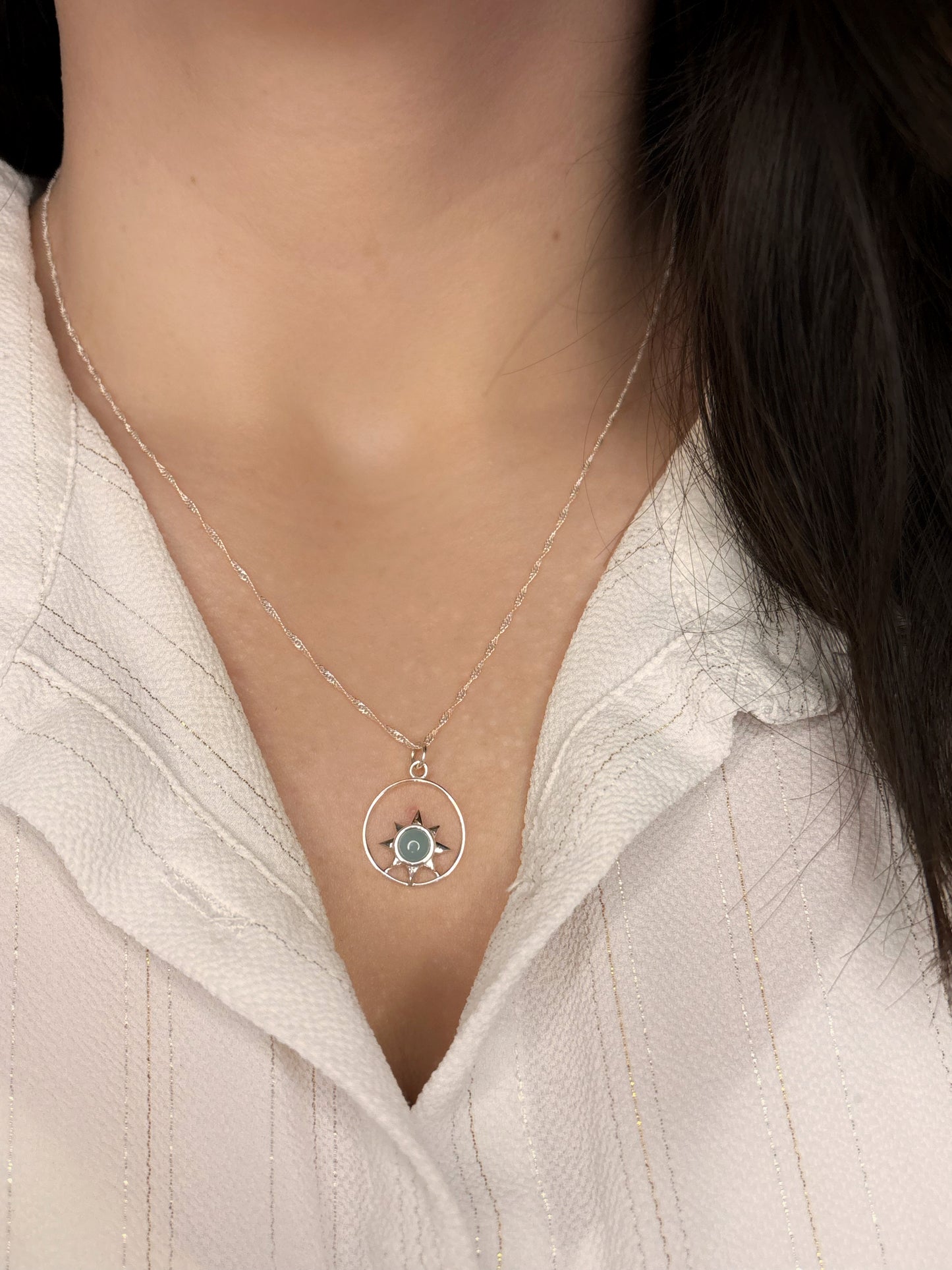 Collar sol con piedra Calcedonia