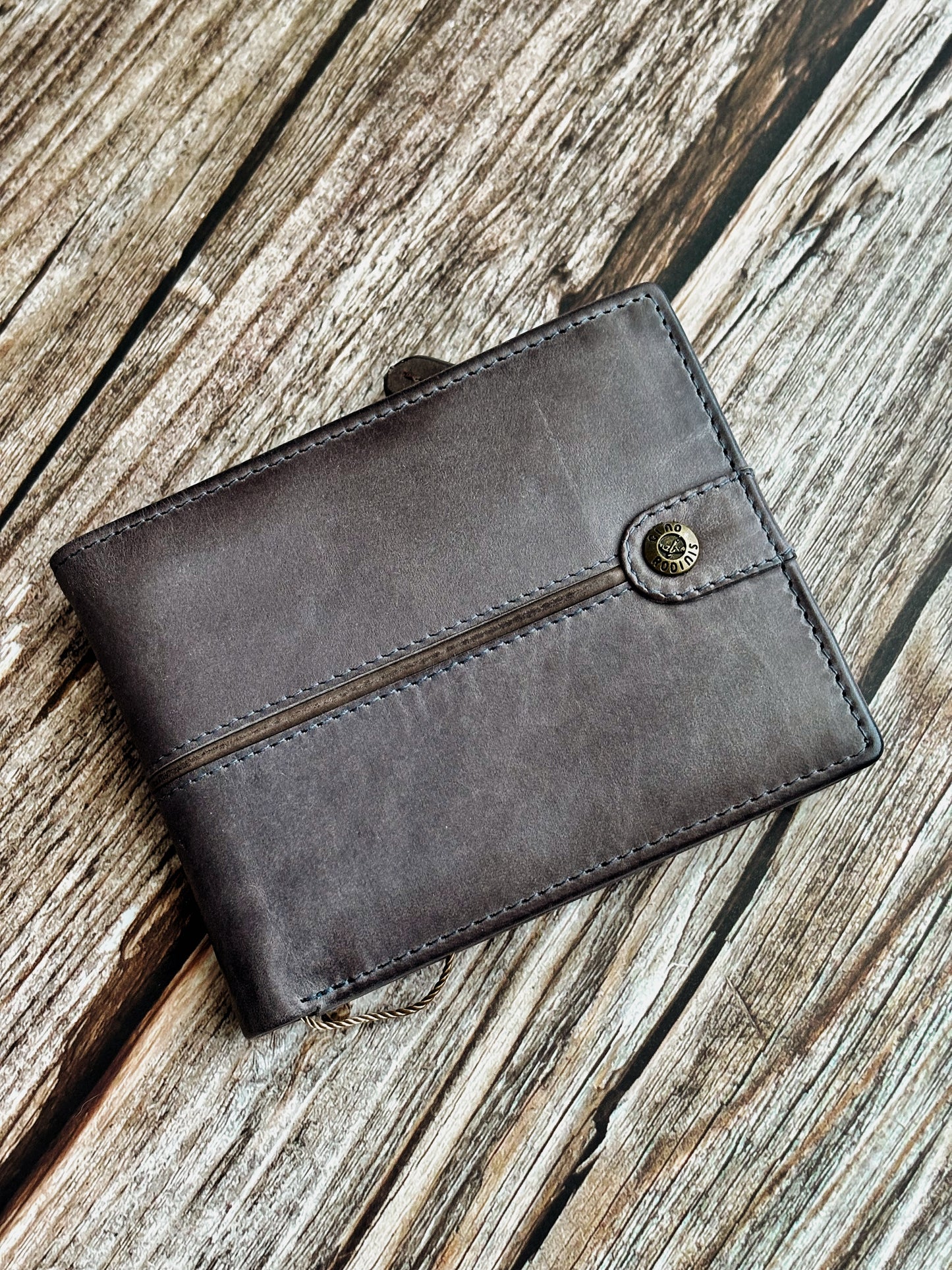 Billetera modelo Texas gris