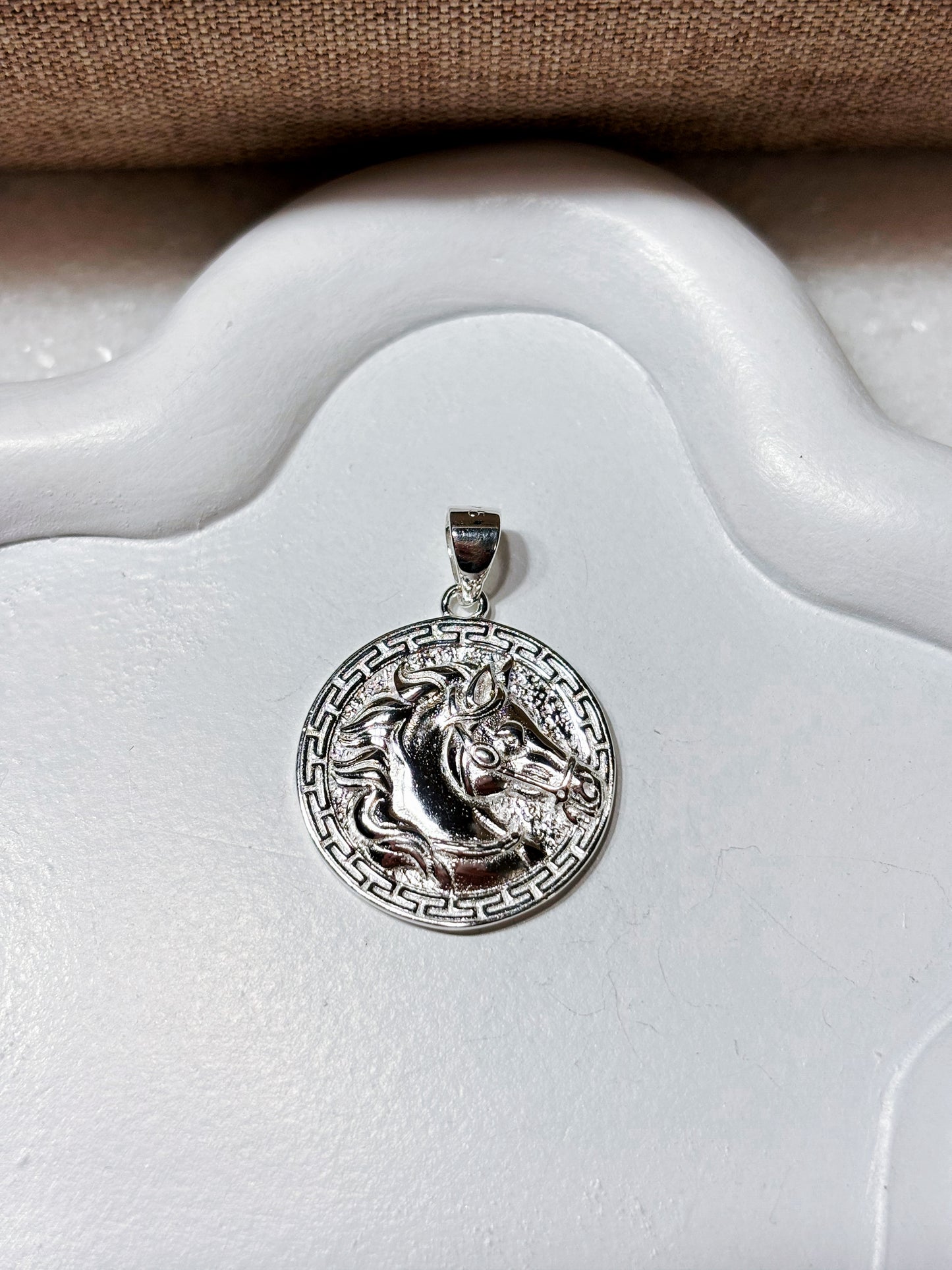 Colgante medalla caballo