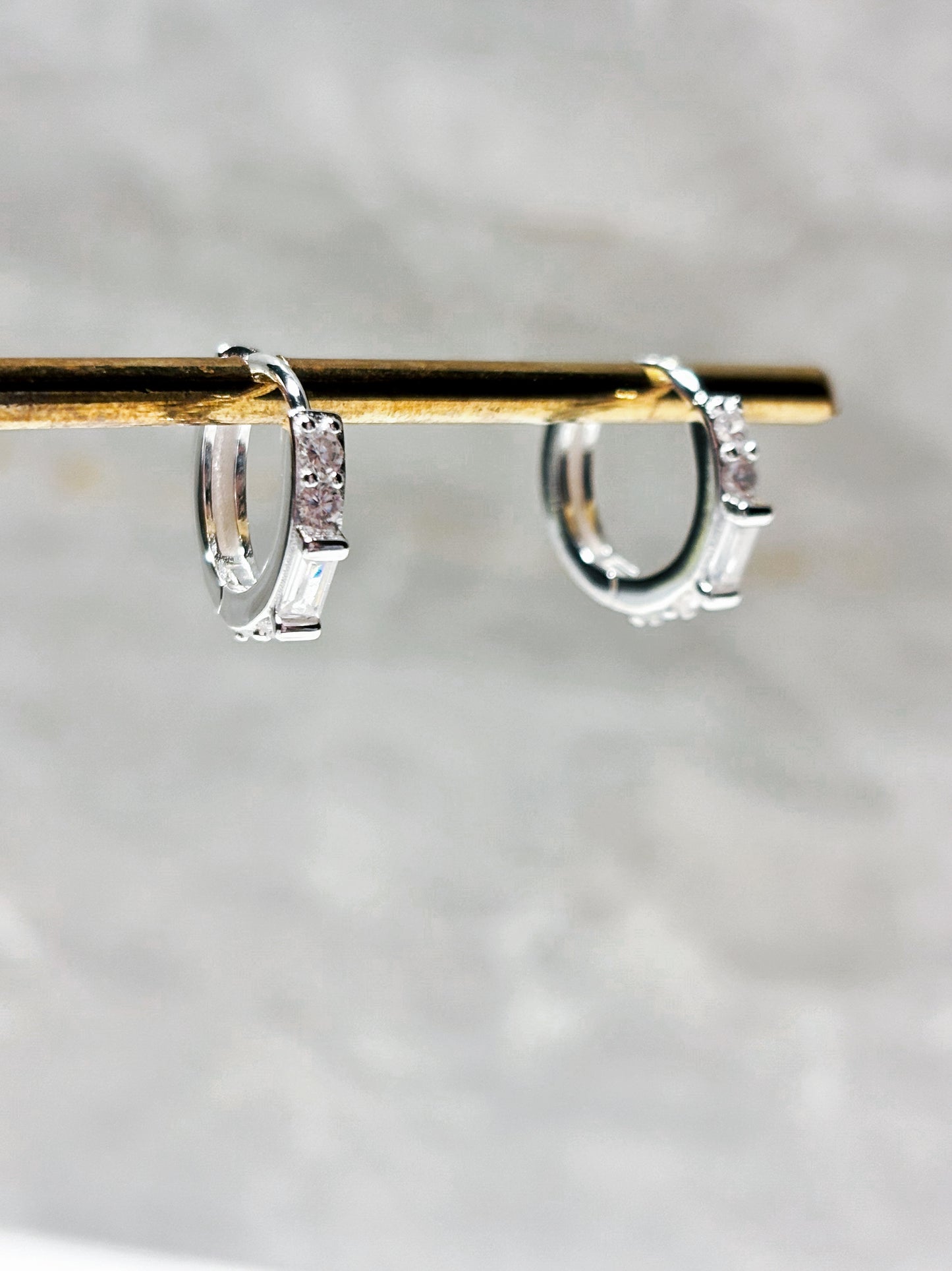 Aros argolla circones blancos