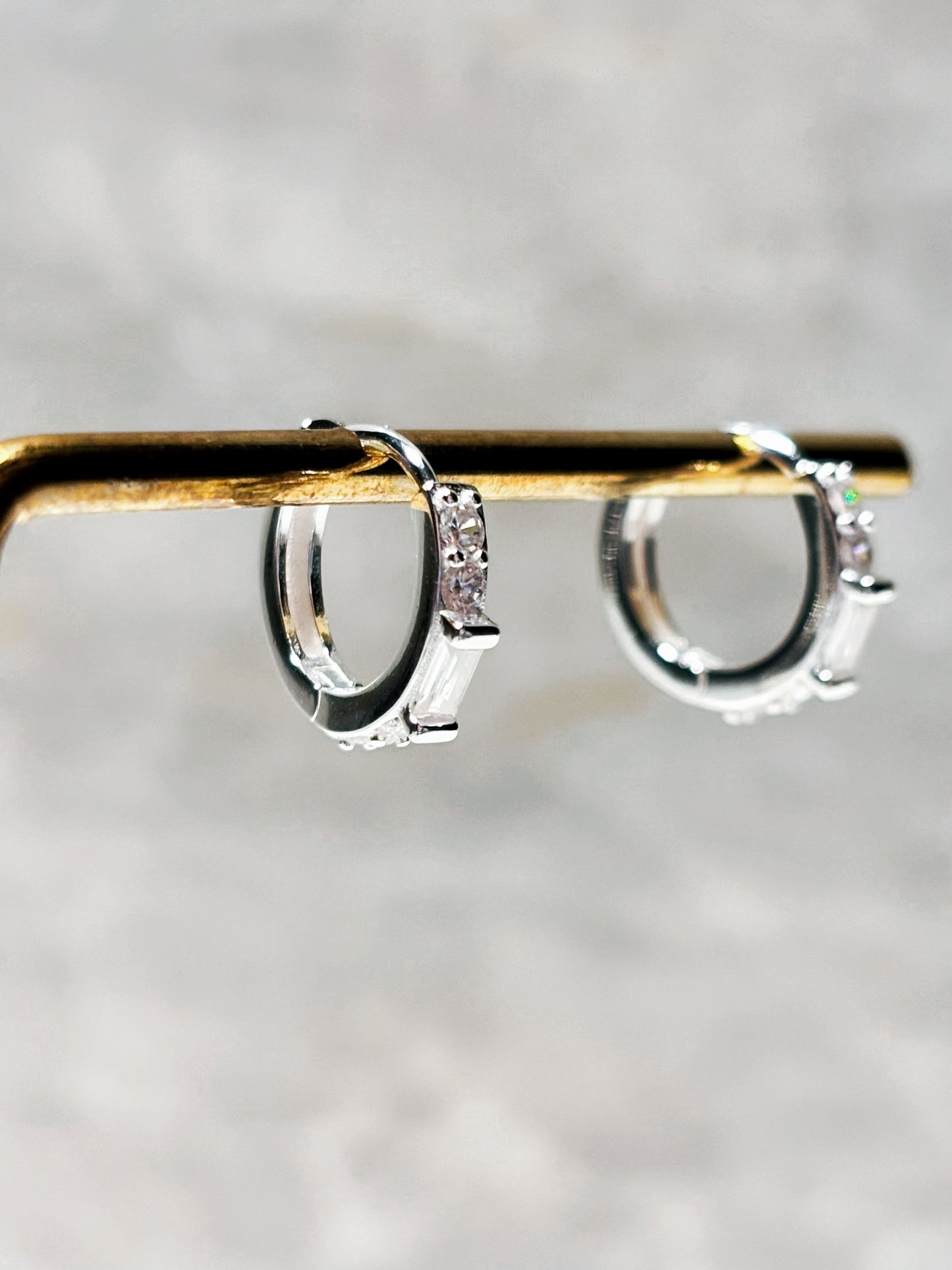 Aros argolla circones blancos