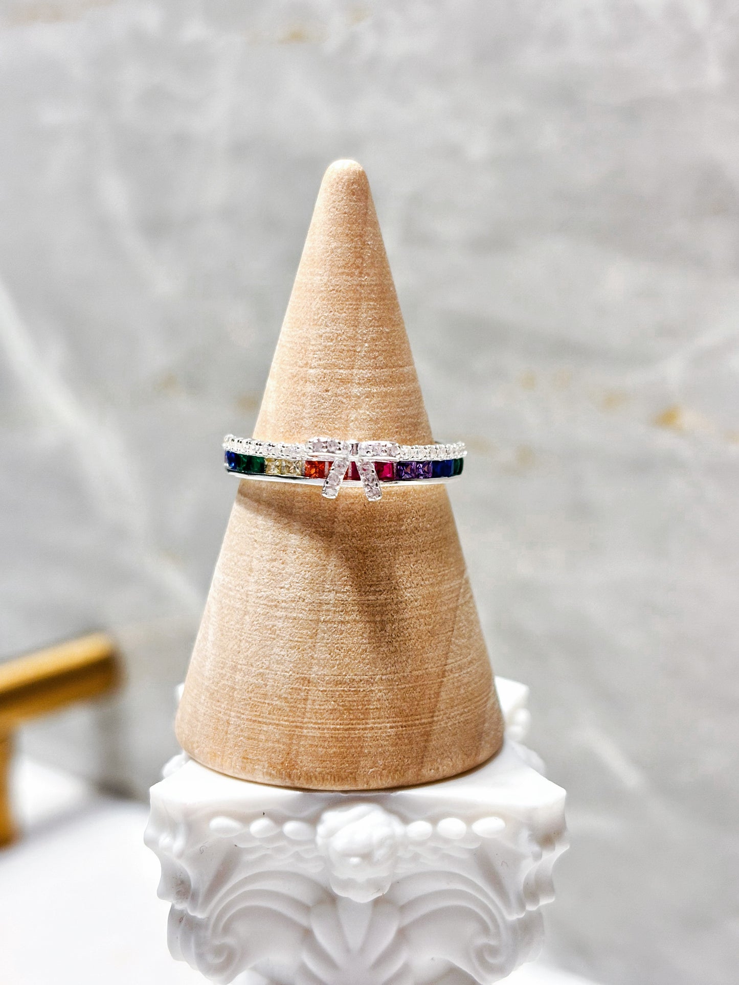 Anillo coquette circones arcoíris