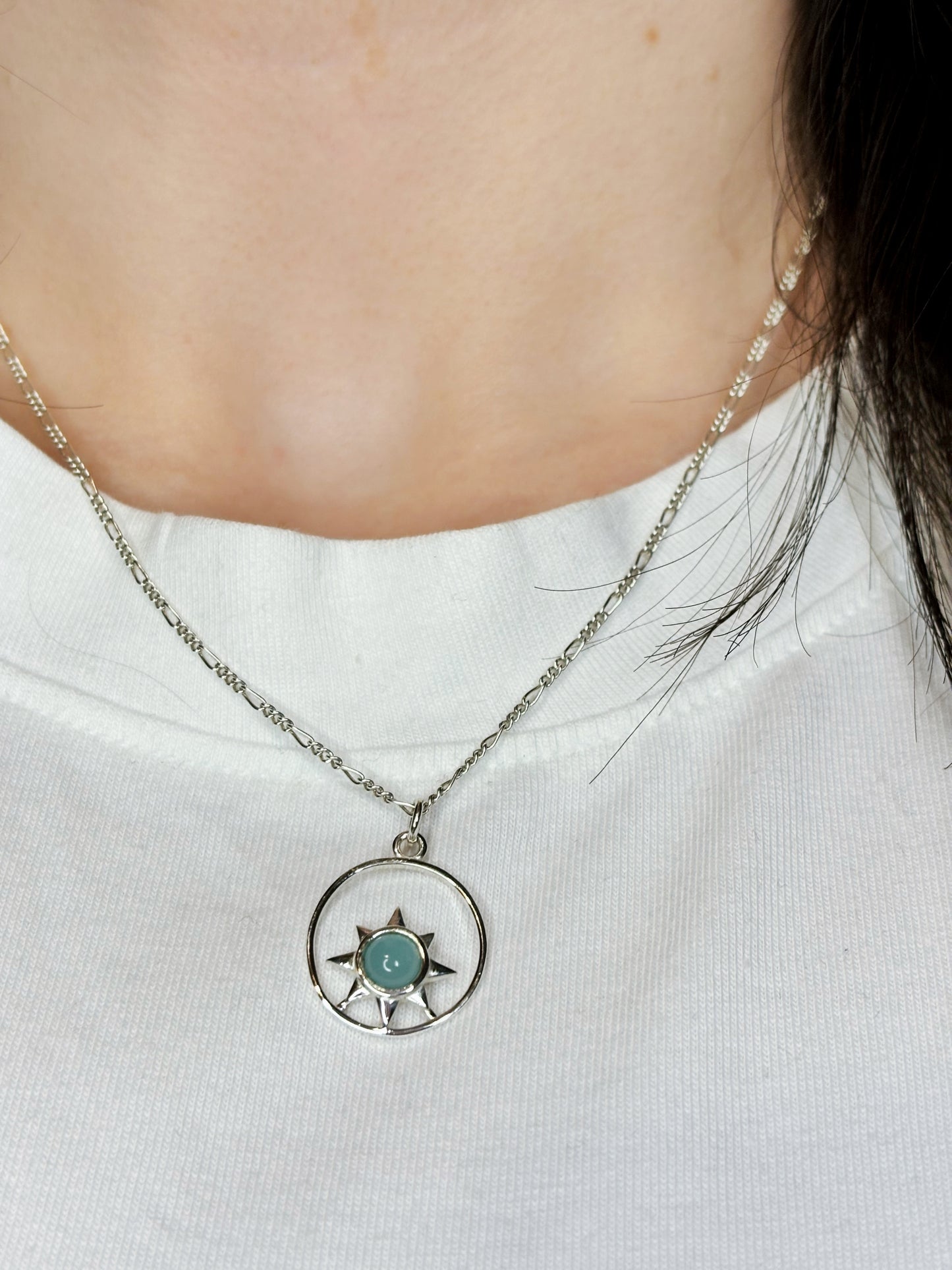 Collar sol con piedra