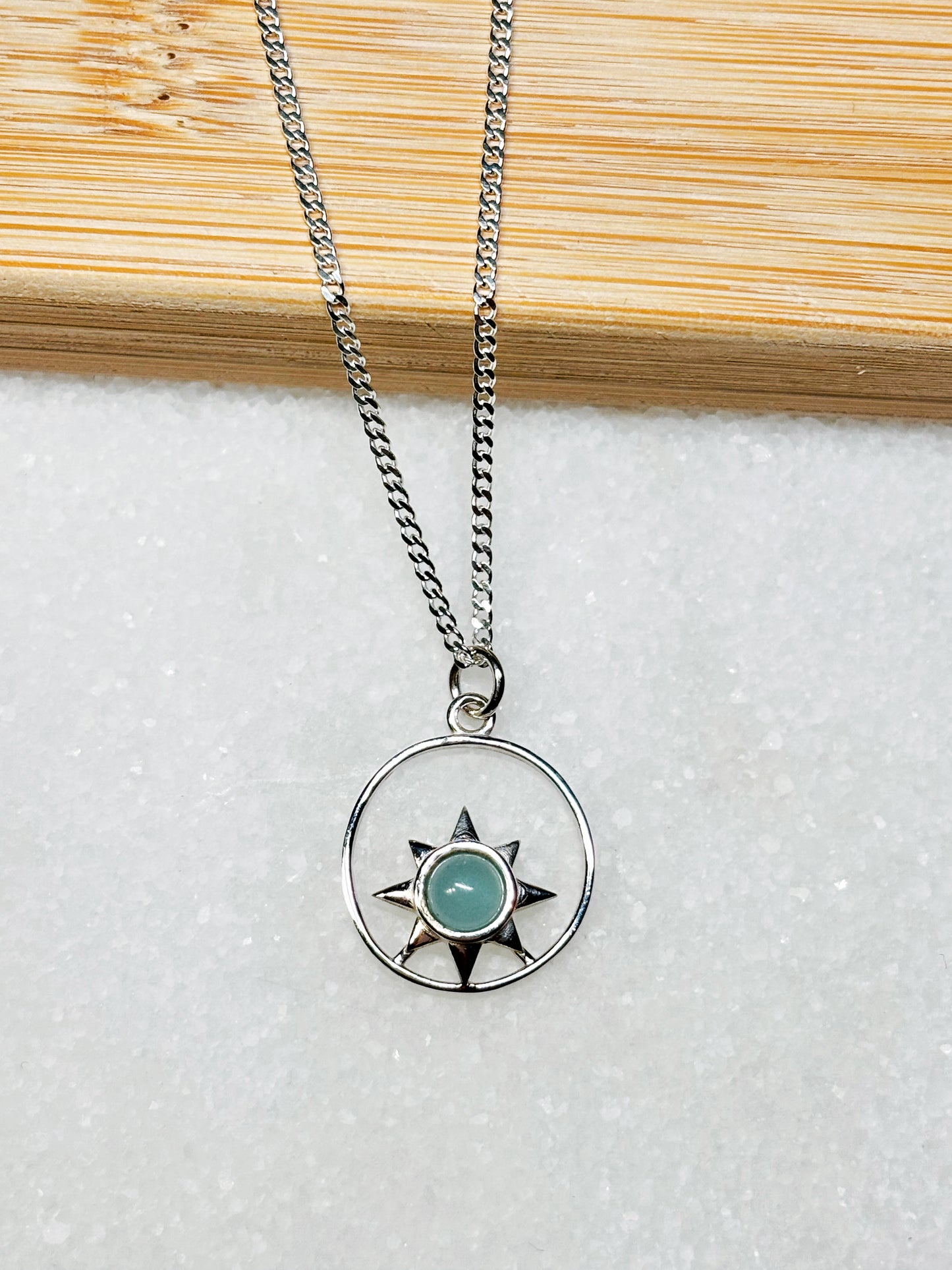 Collar sol con piedra