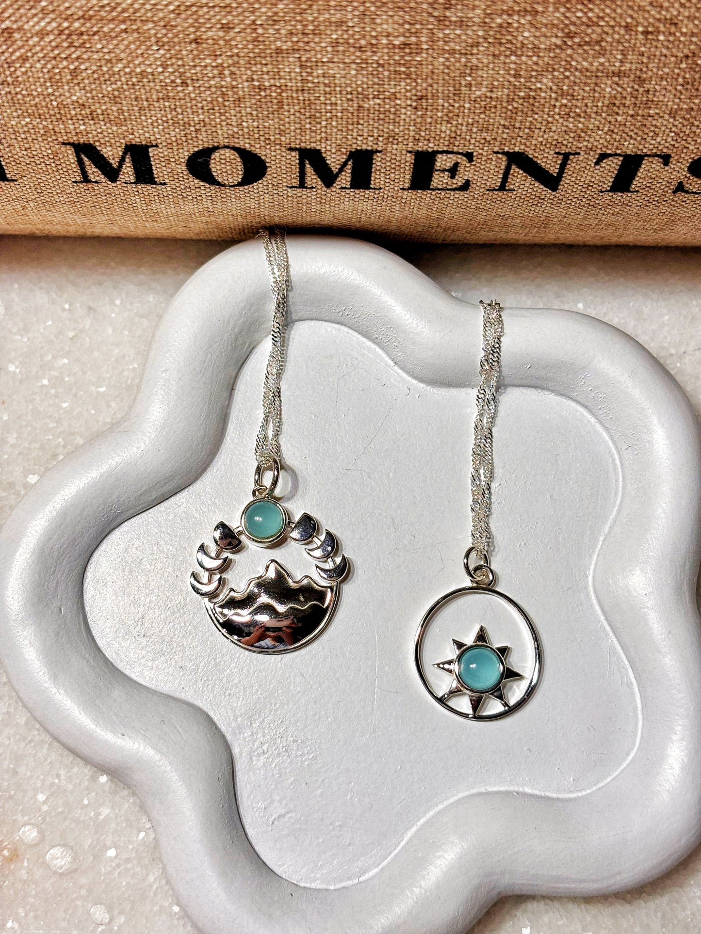 Collar sol con piedra Calcedonia