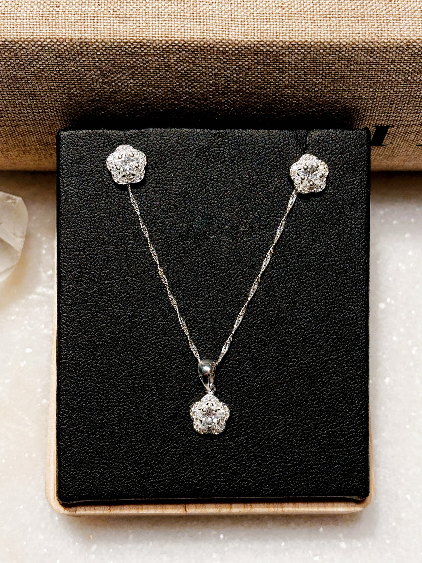 Conjunto flor de circón