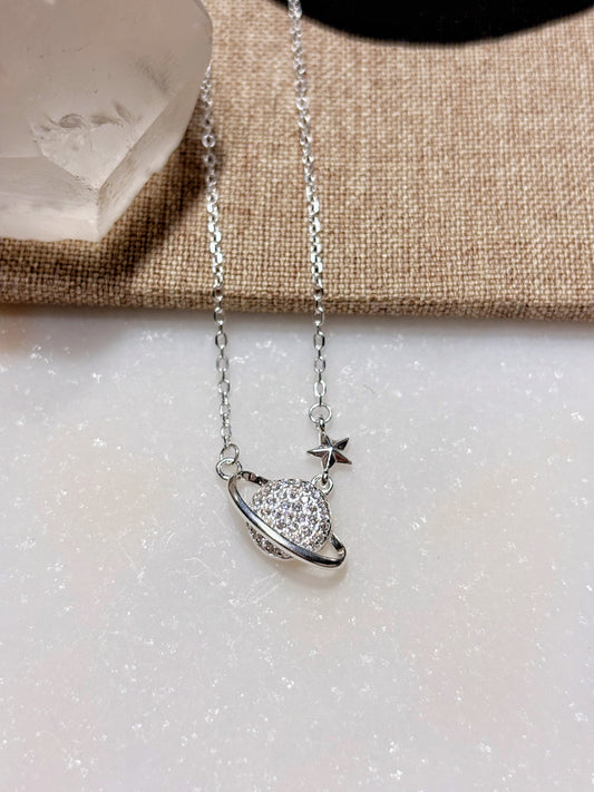 Collar Saturno y estrella