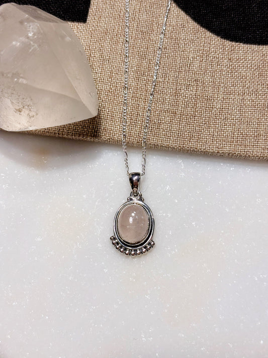 Collar con Cuarzo Rosado