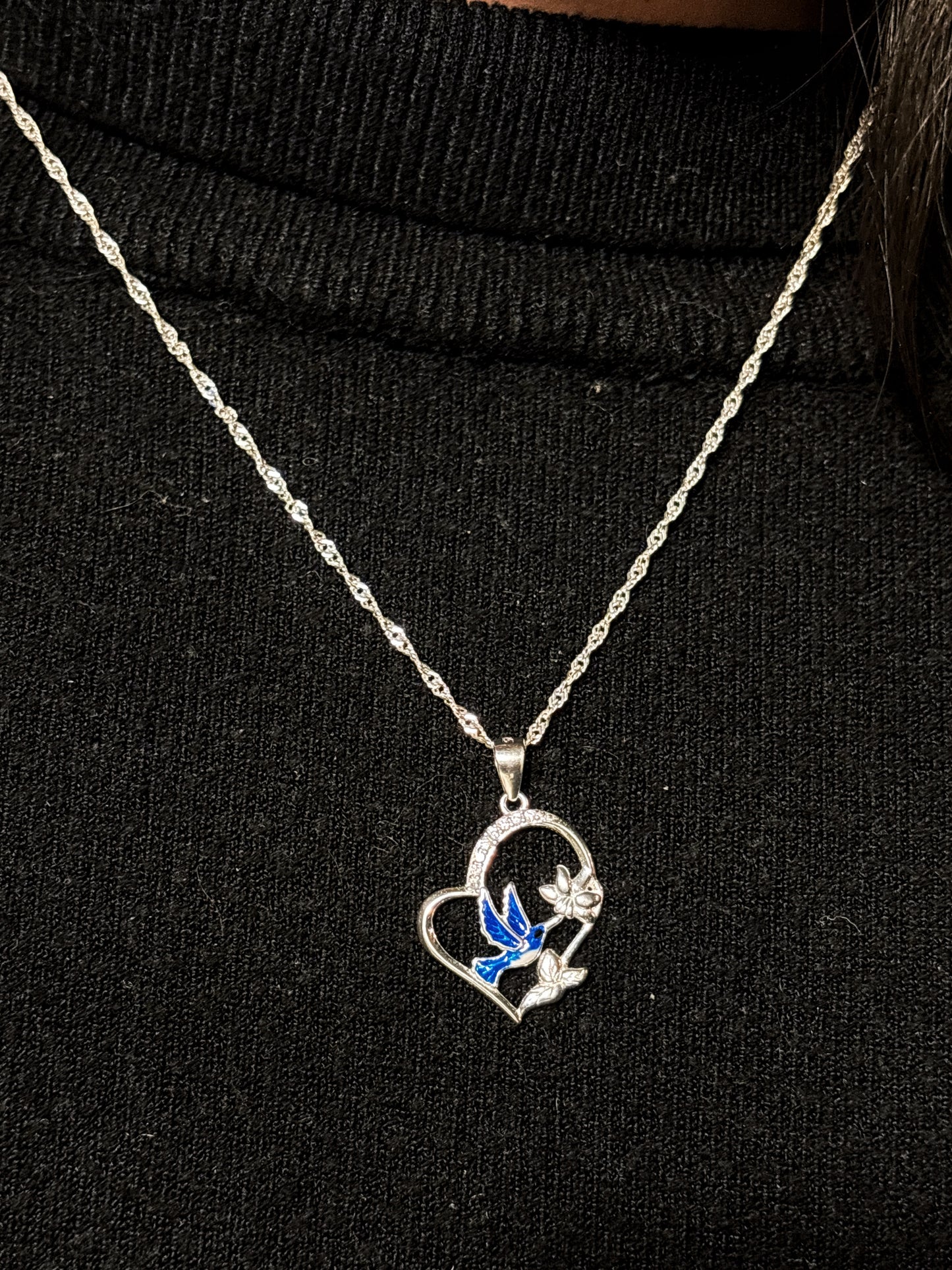 Collar corazón de colibrí