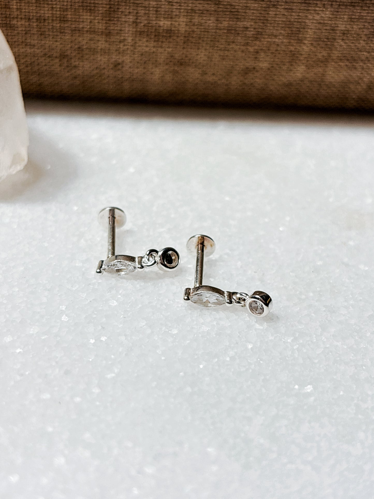 Piercing colgante circón