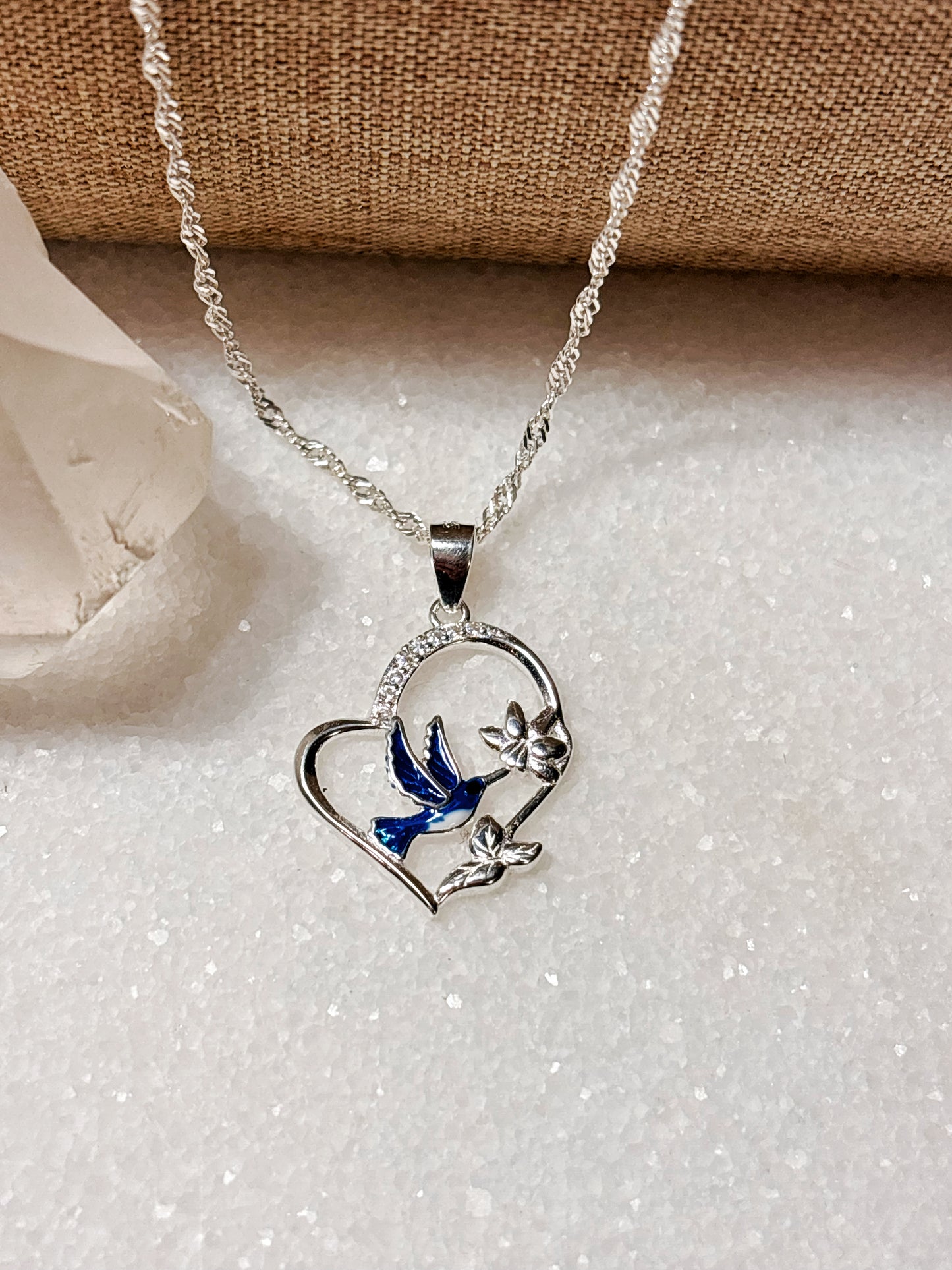 Collar corazón de colibrí