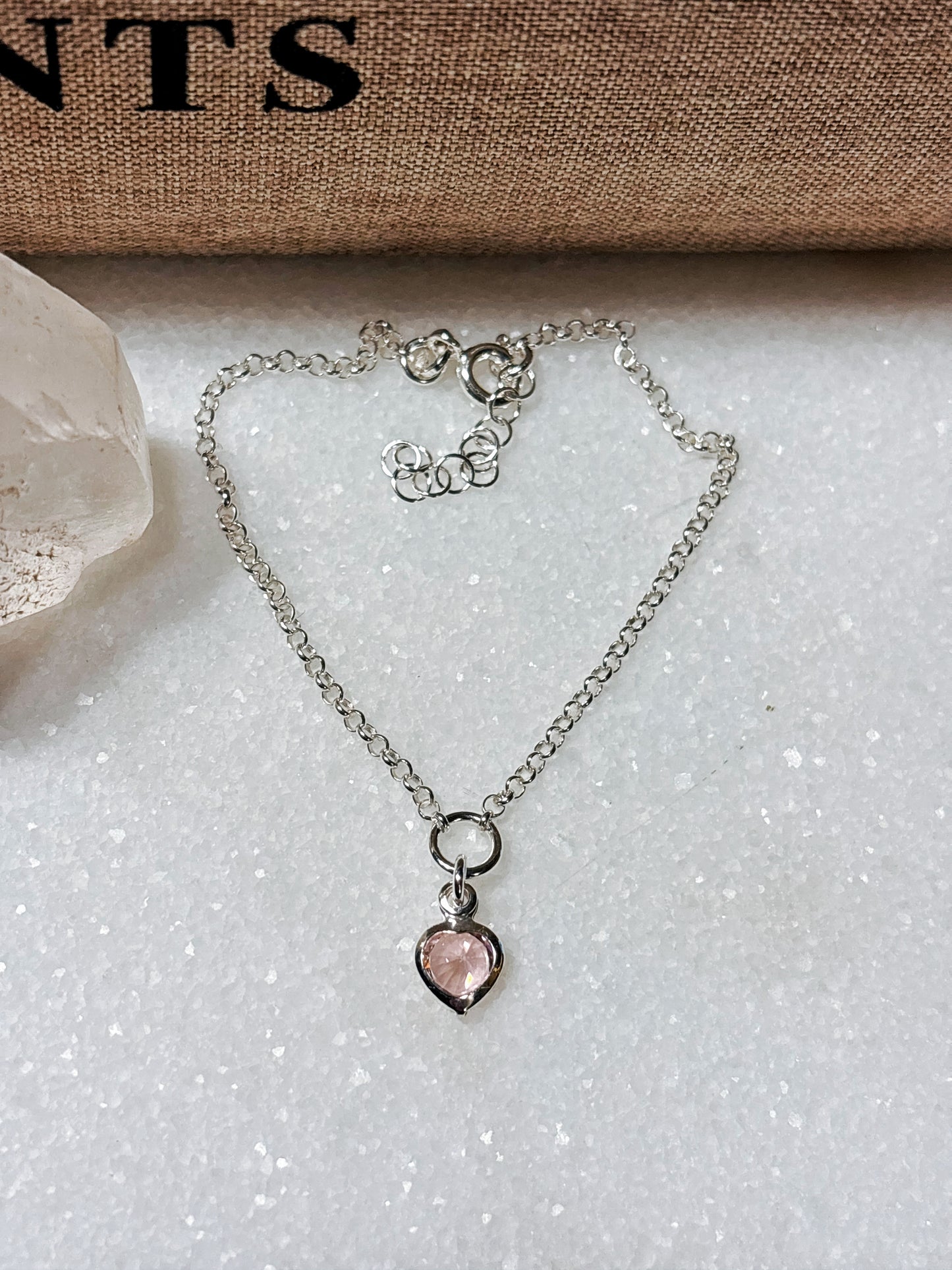 Pulsera corazón Swarovski rosado.