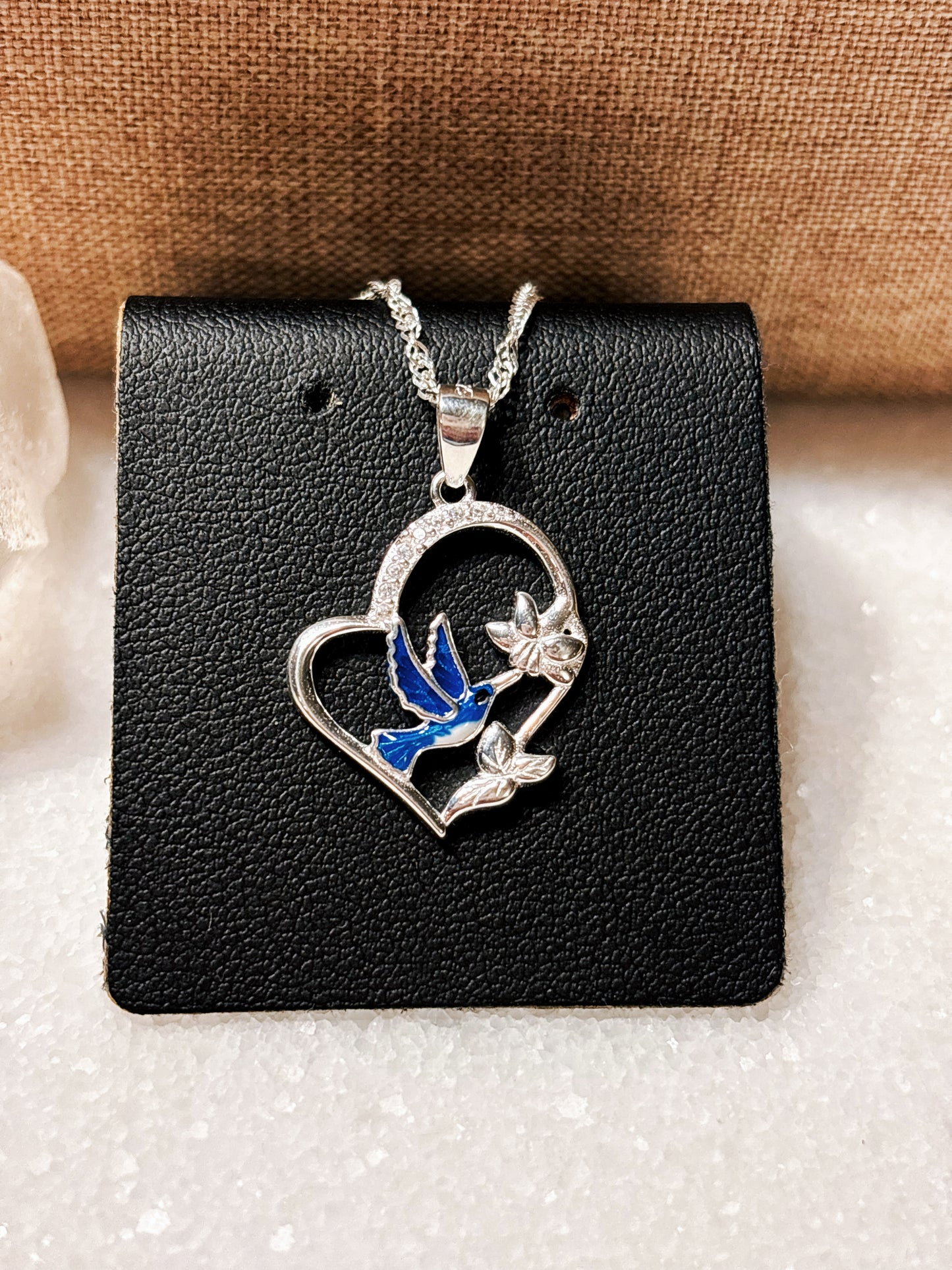 Collar corazón de colibrí