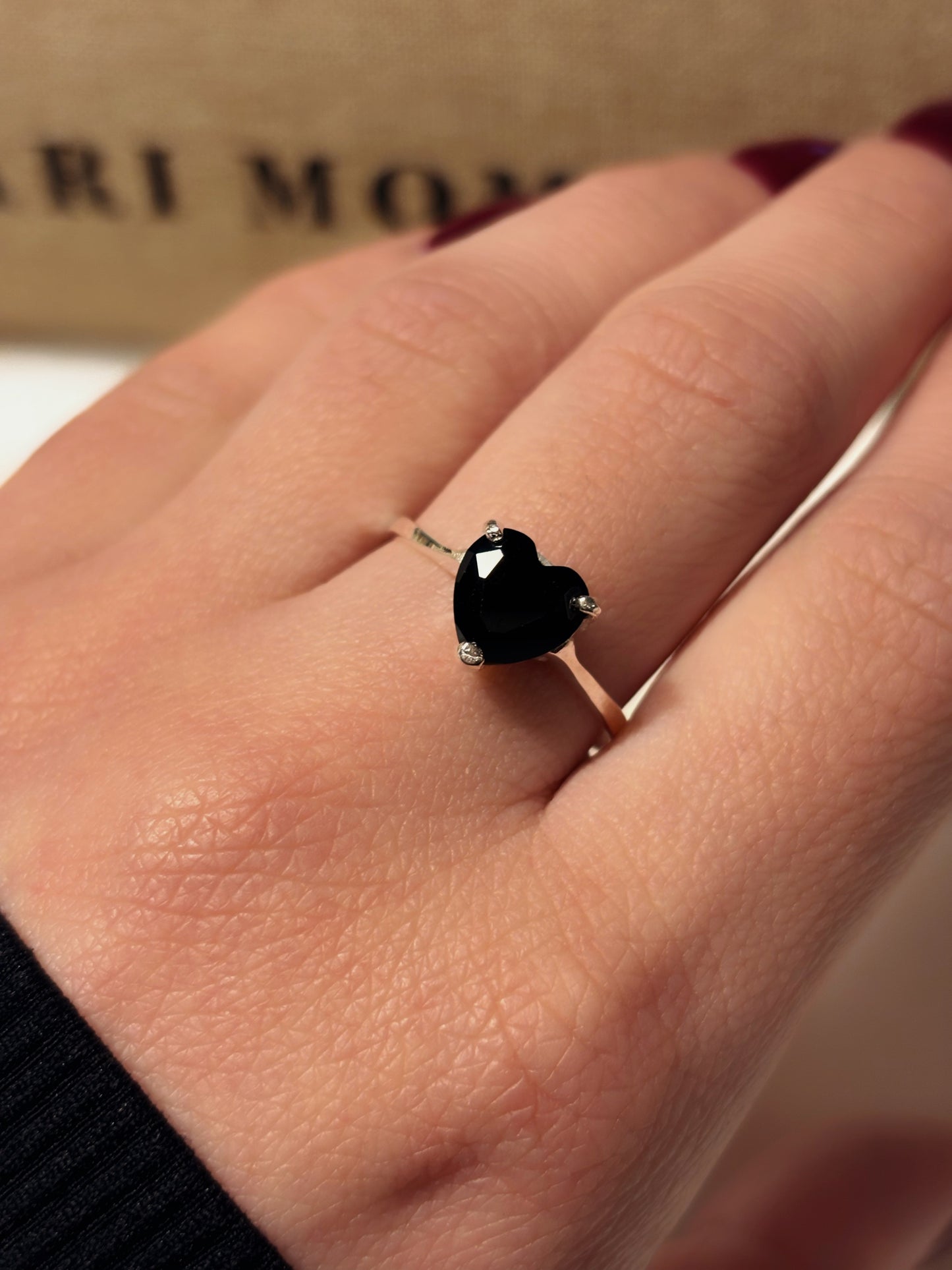 Anillo corazón de onix