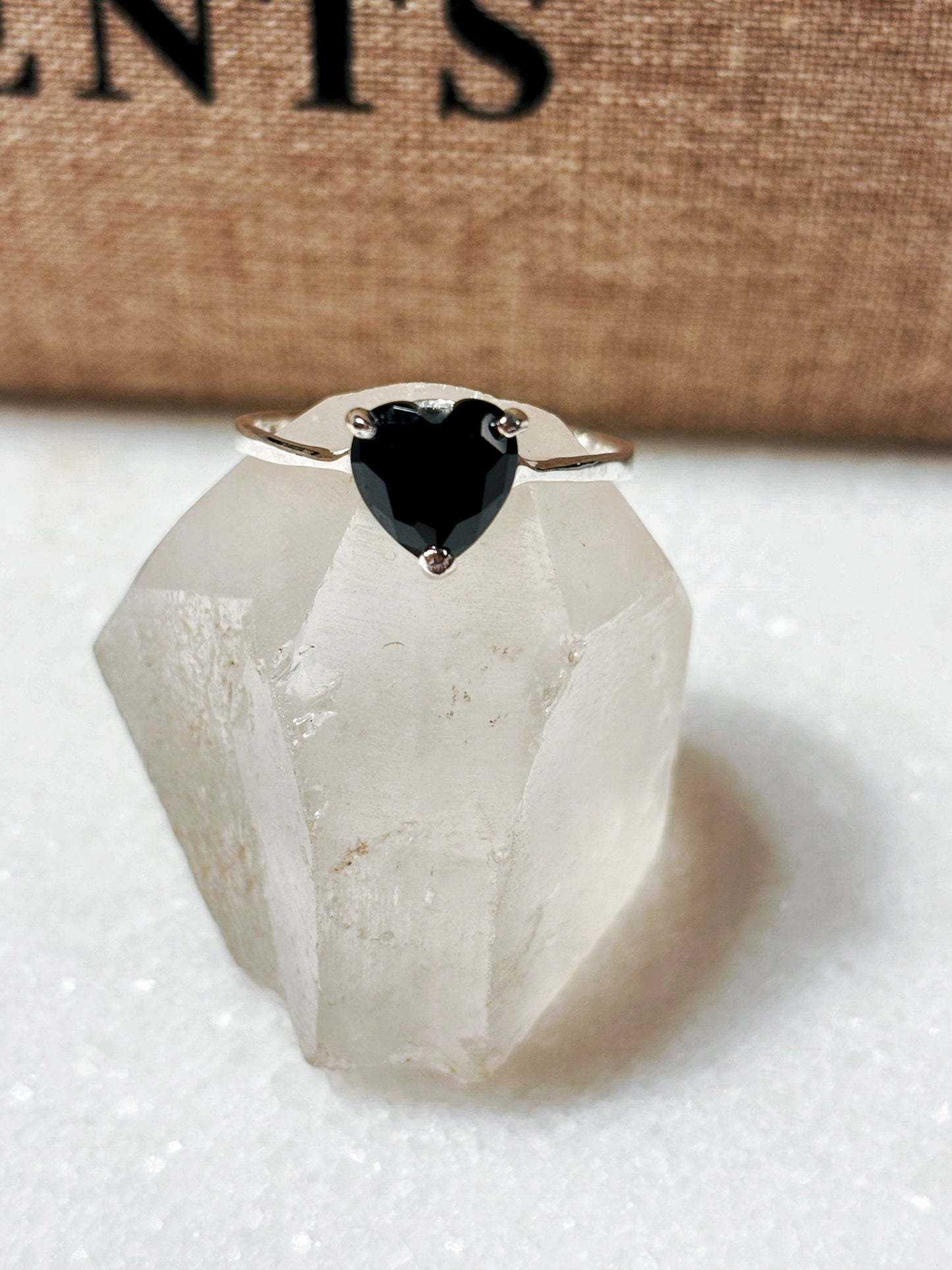 Anillo corazón de onix