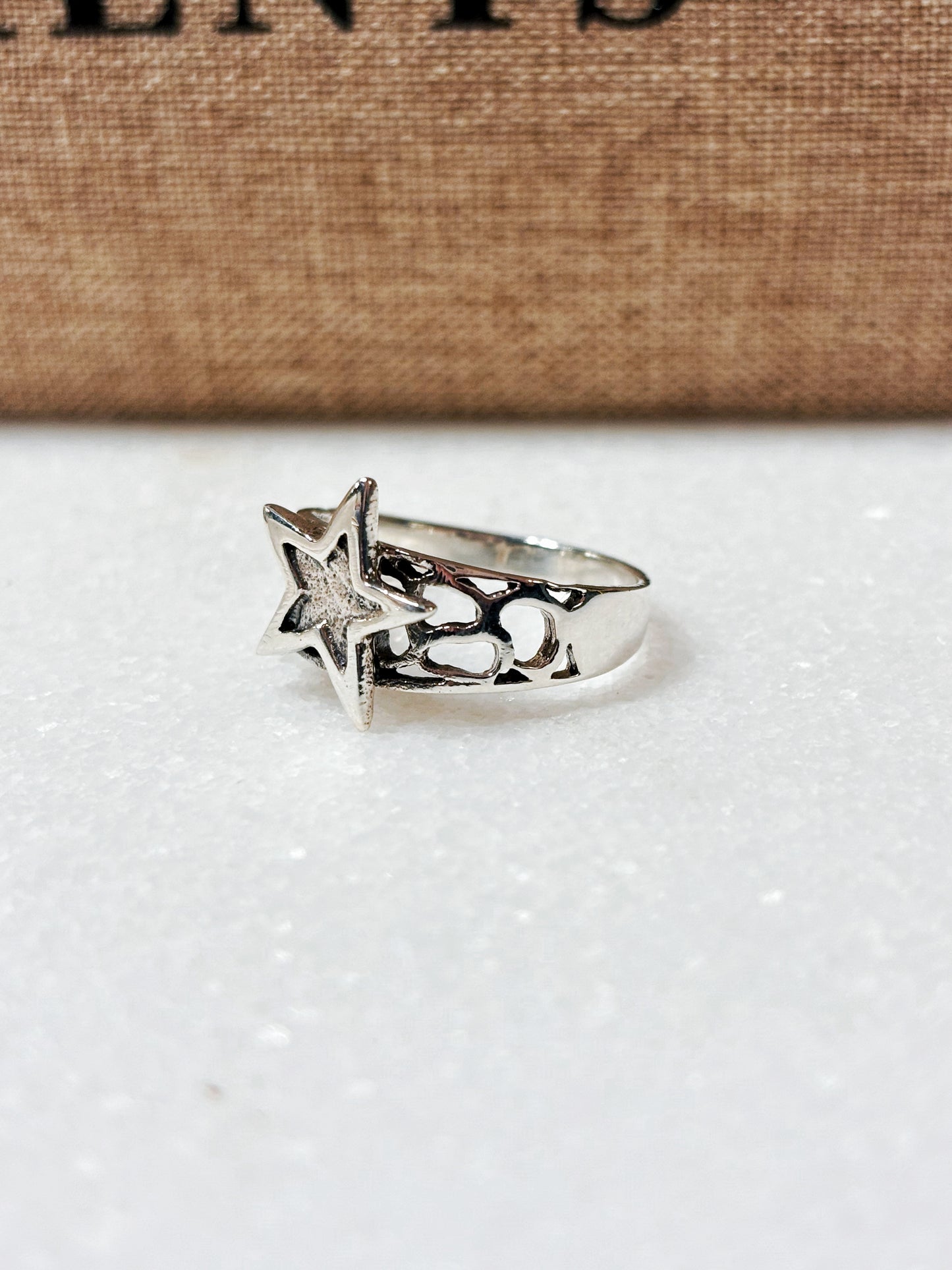 Anillo estrella calada