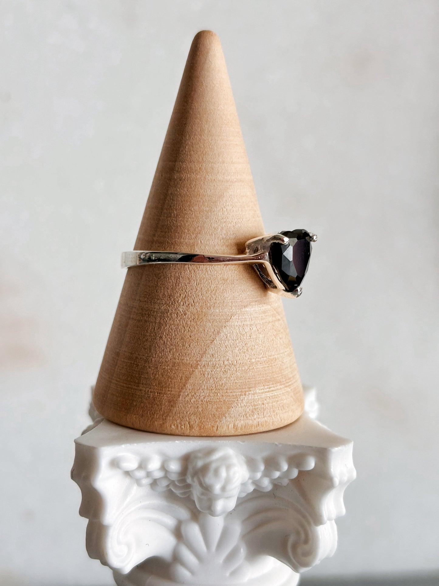 Anillo corazón de onix