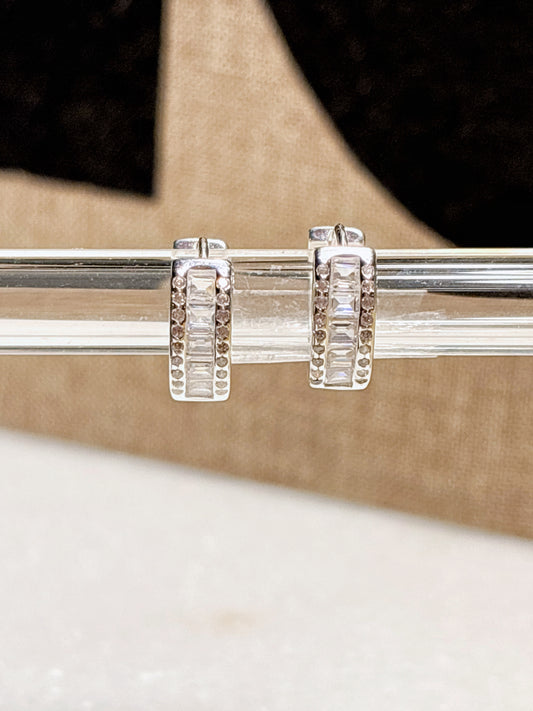 Aros argolla huggie circones y cristales