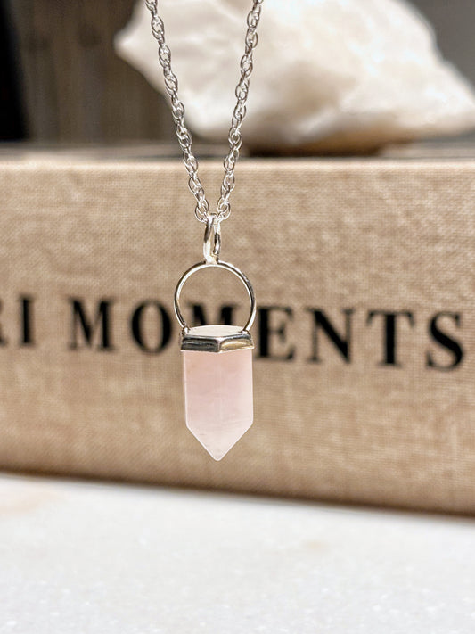 Collar con Cuarzo Rosado