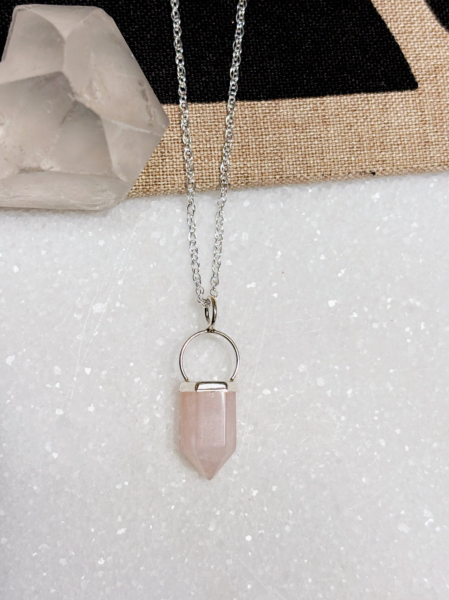 Collar con Cuarzo Rosado